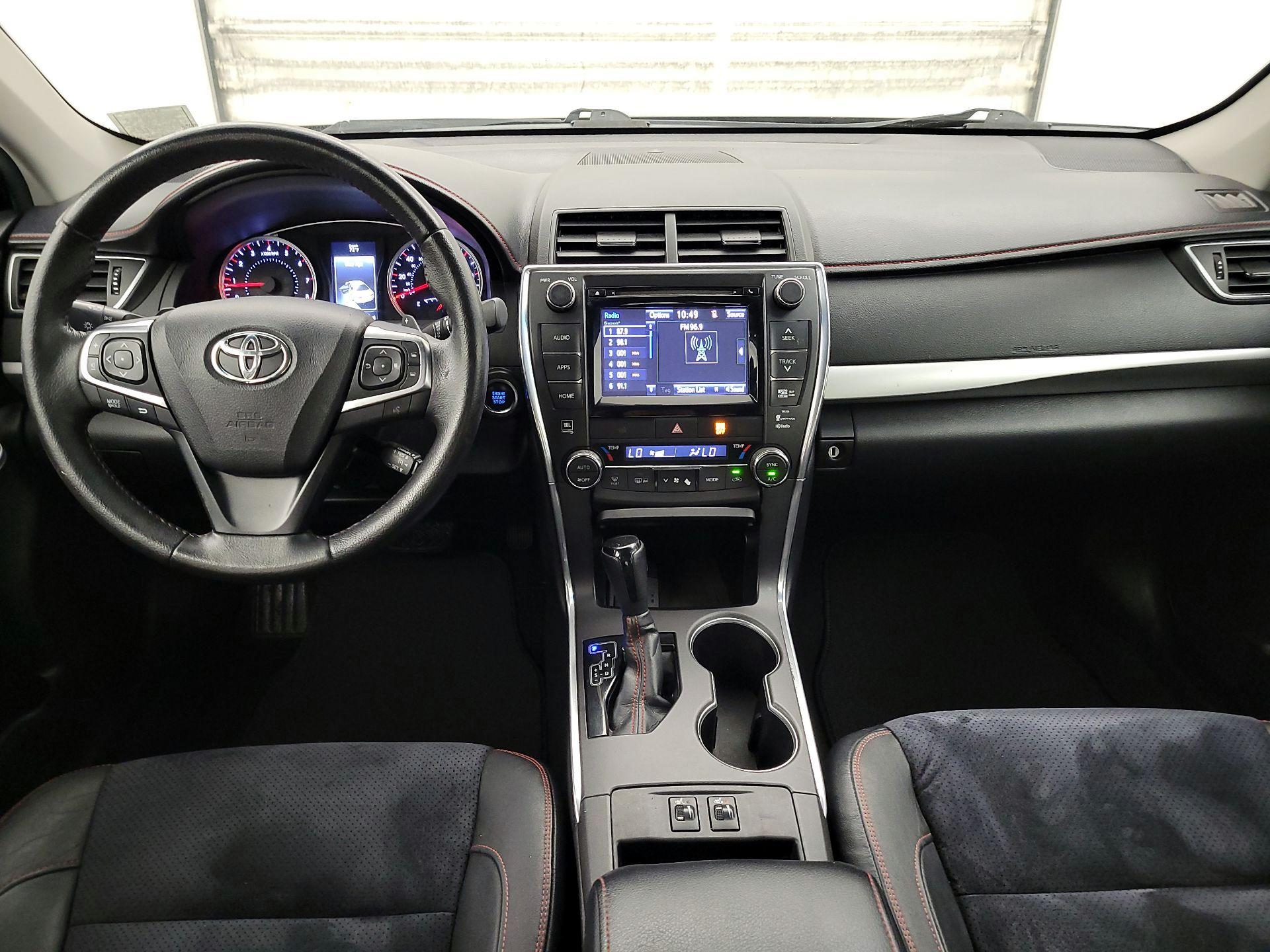 Thumbnail: 2015 Toyota Camry - 9