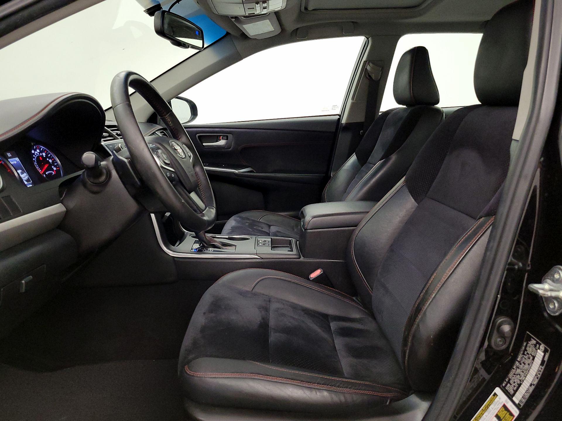 Thumbnail: 2015 Toyota Camry - 11