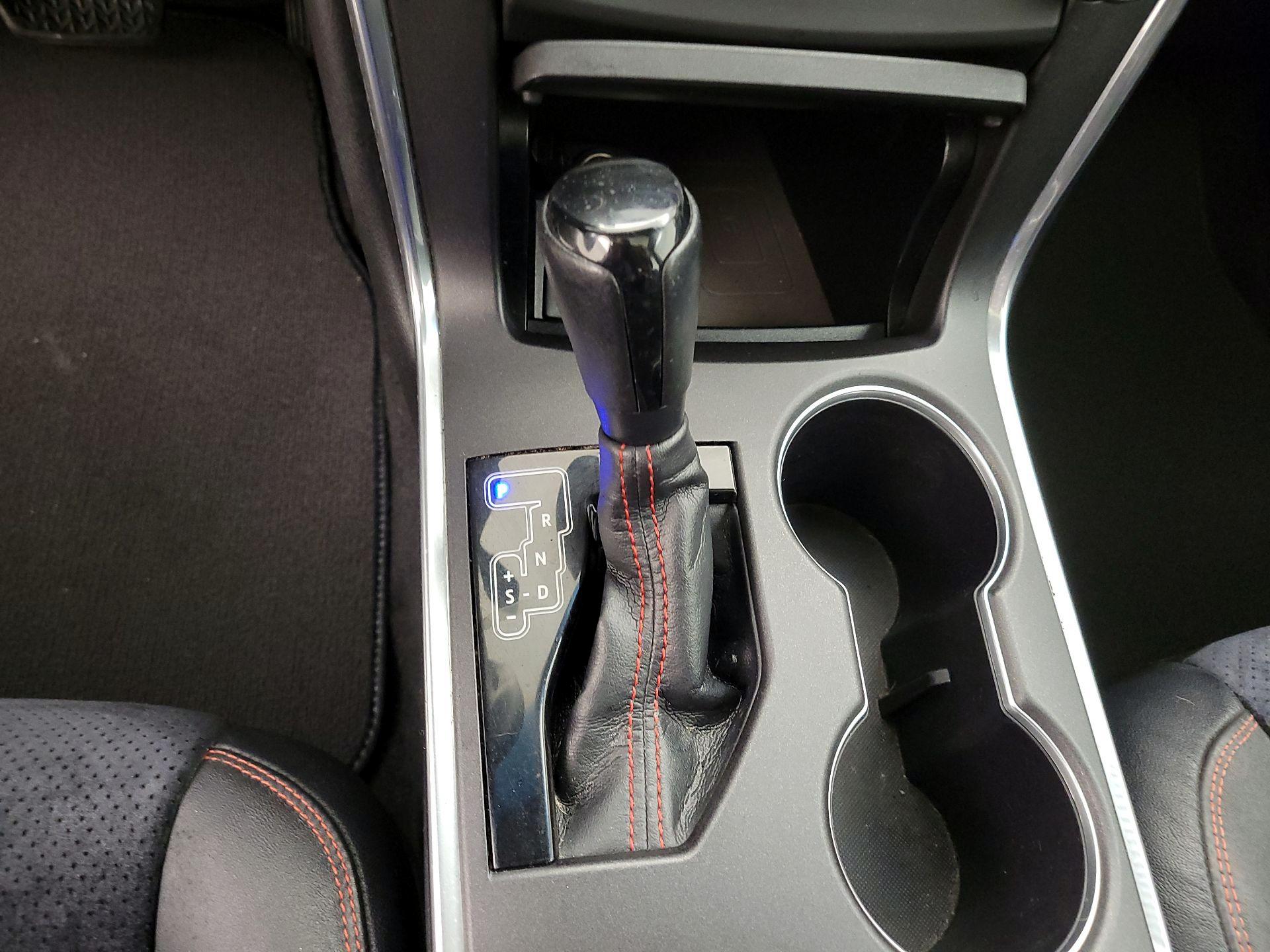 Thumbnail: 2015 Toyota Camry - 16