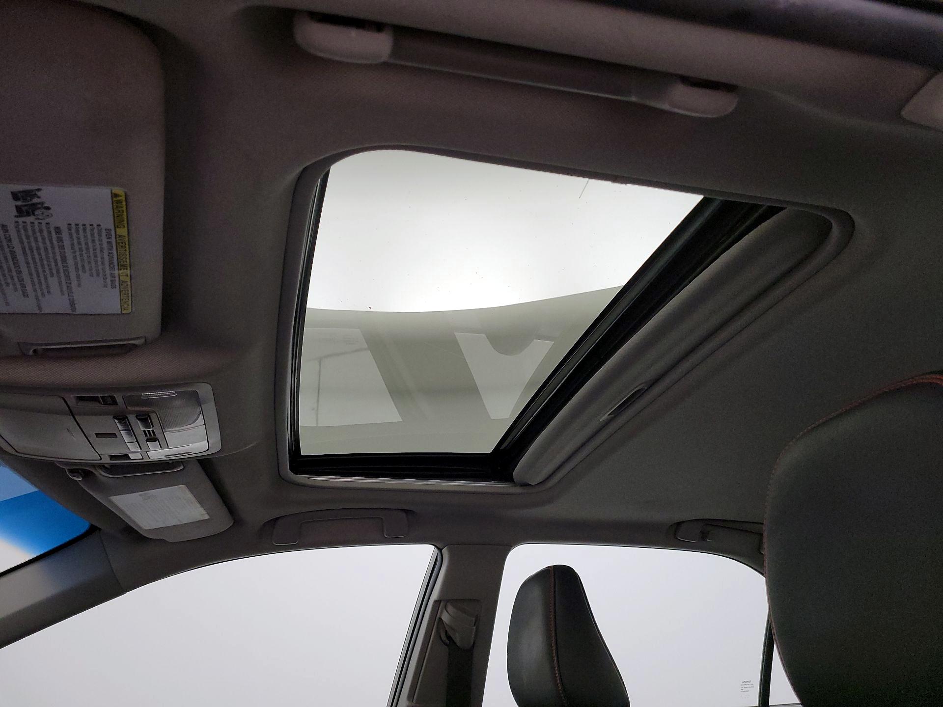 Thumbnail: 2015 Toyota Camry - 17