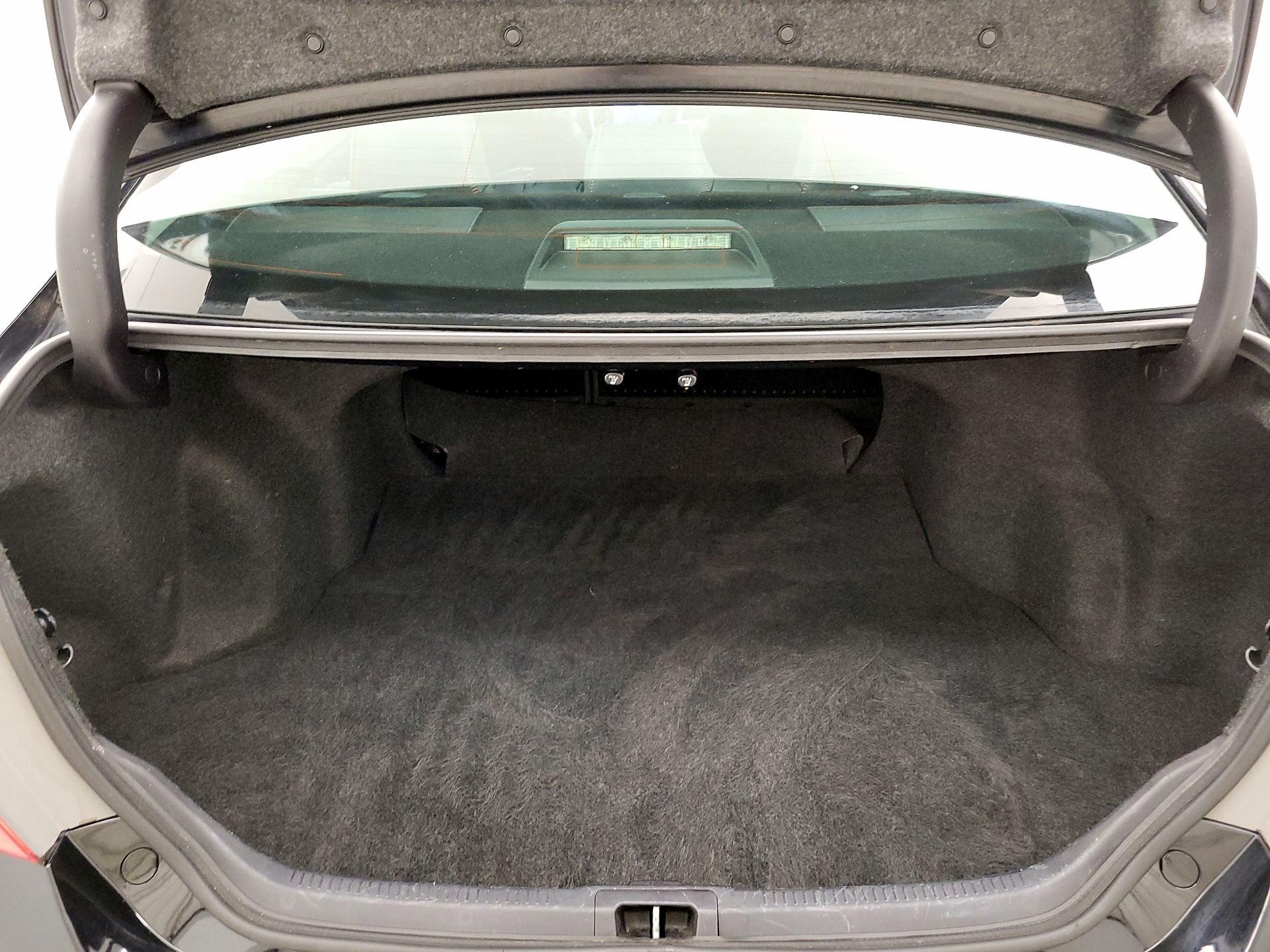 Thumbnail: 2015 Toyota Camry - 18