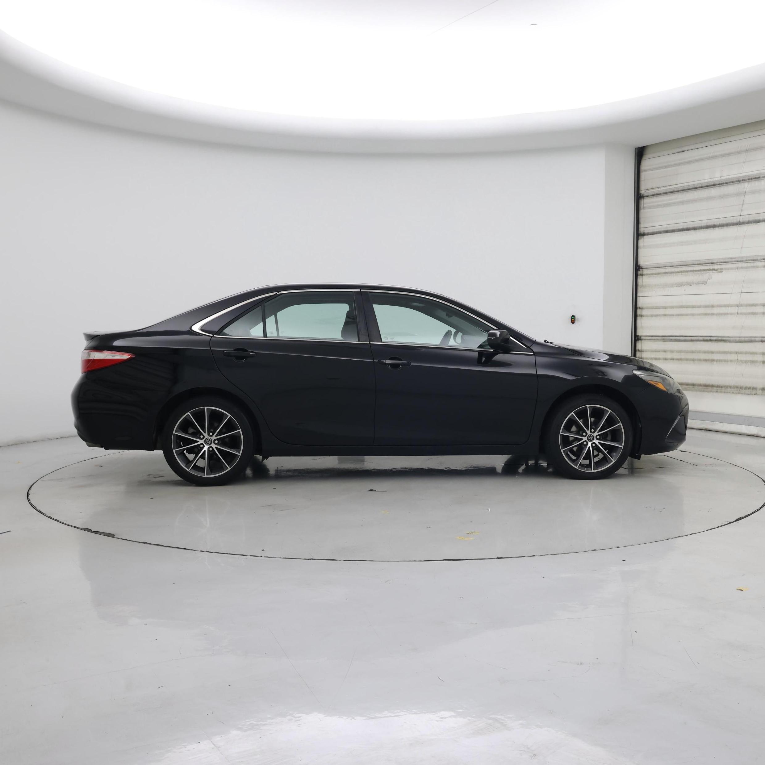 Thumbnail: 2015 Toyota Camry - 7