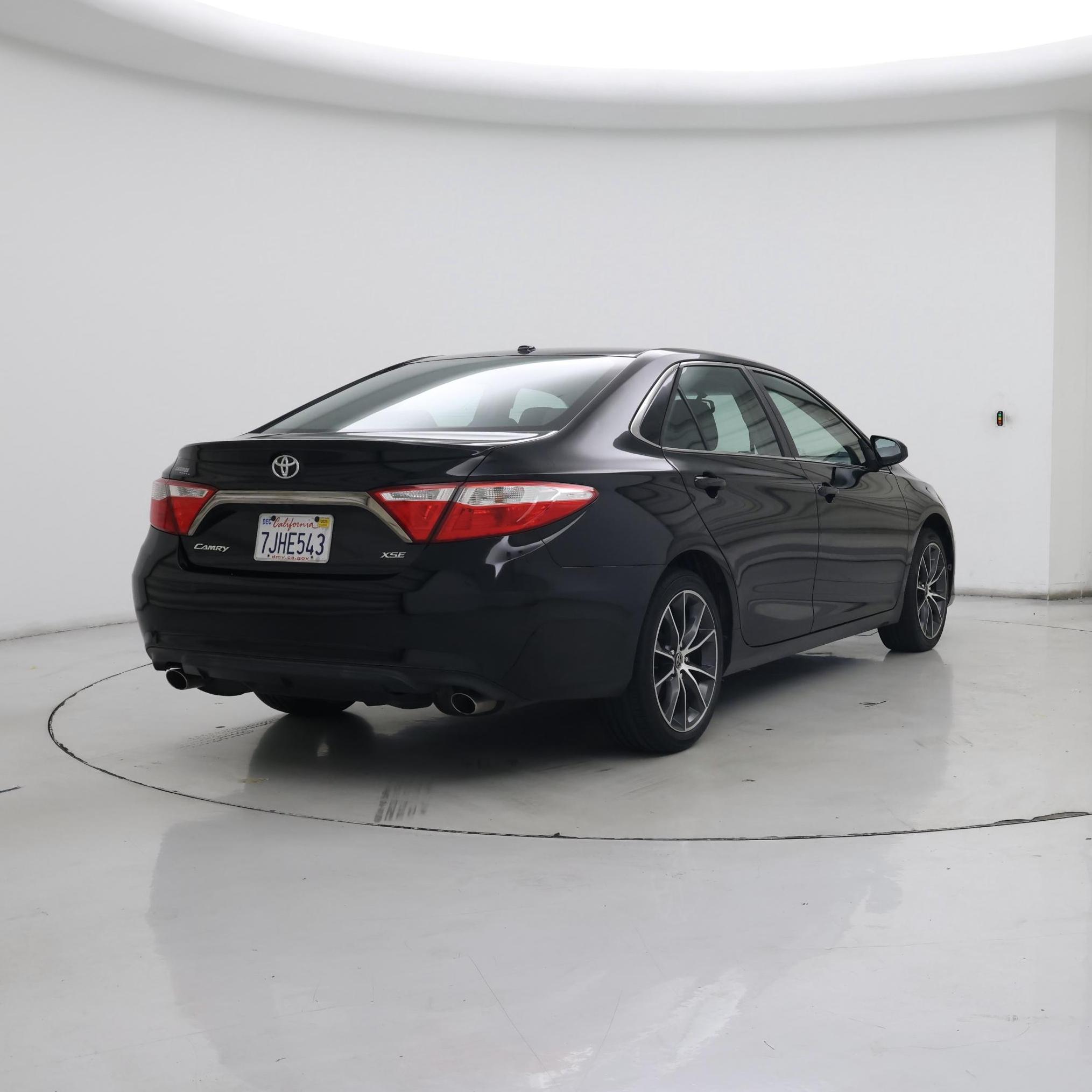 Thumbnail: 2015 Toyota Camry - 8
