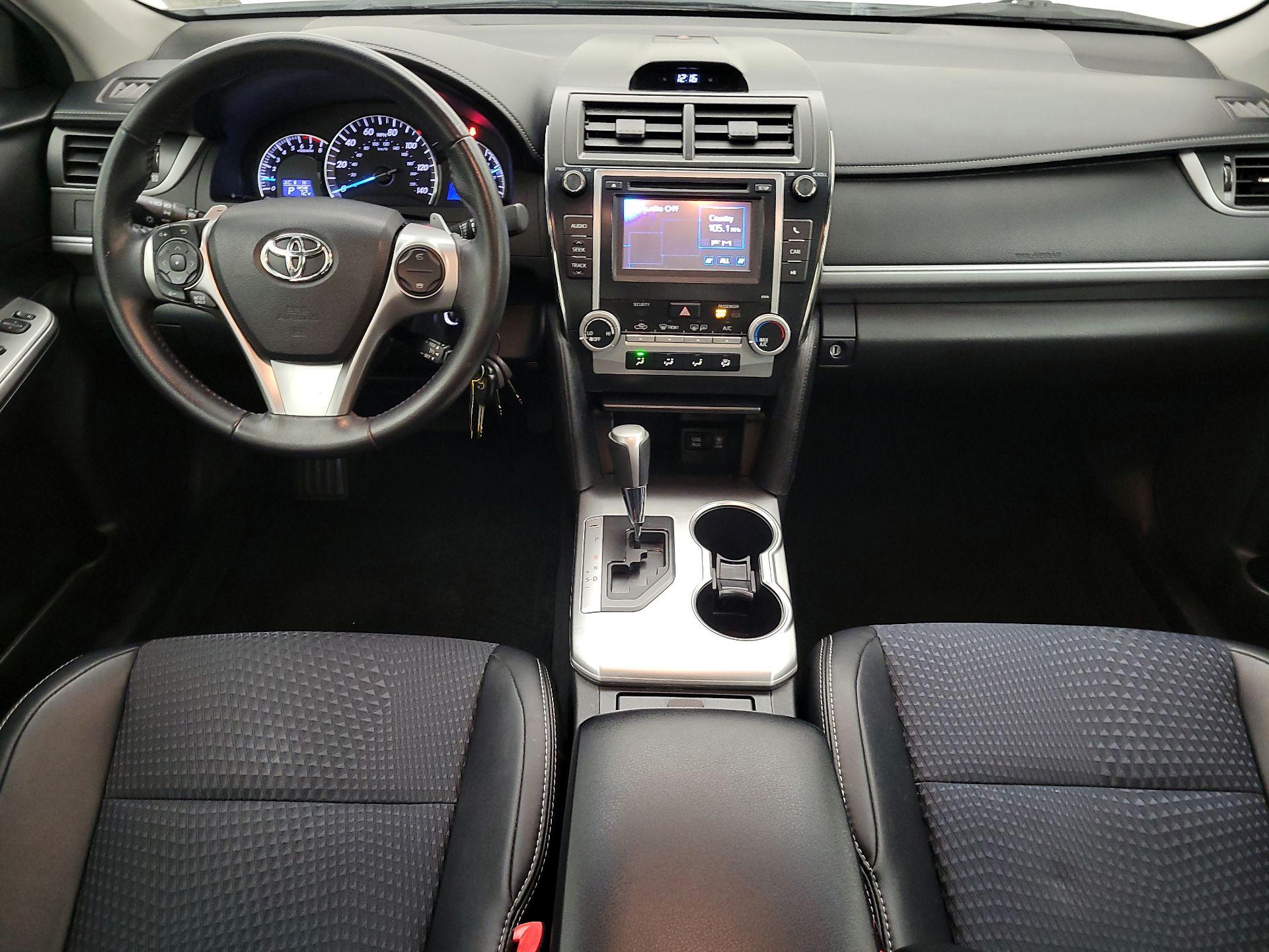 Thumbnail: 2014 Toyota Camry - 9