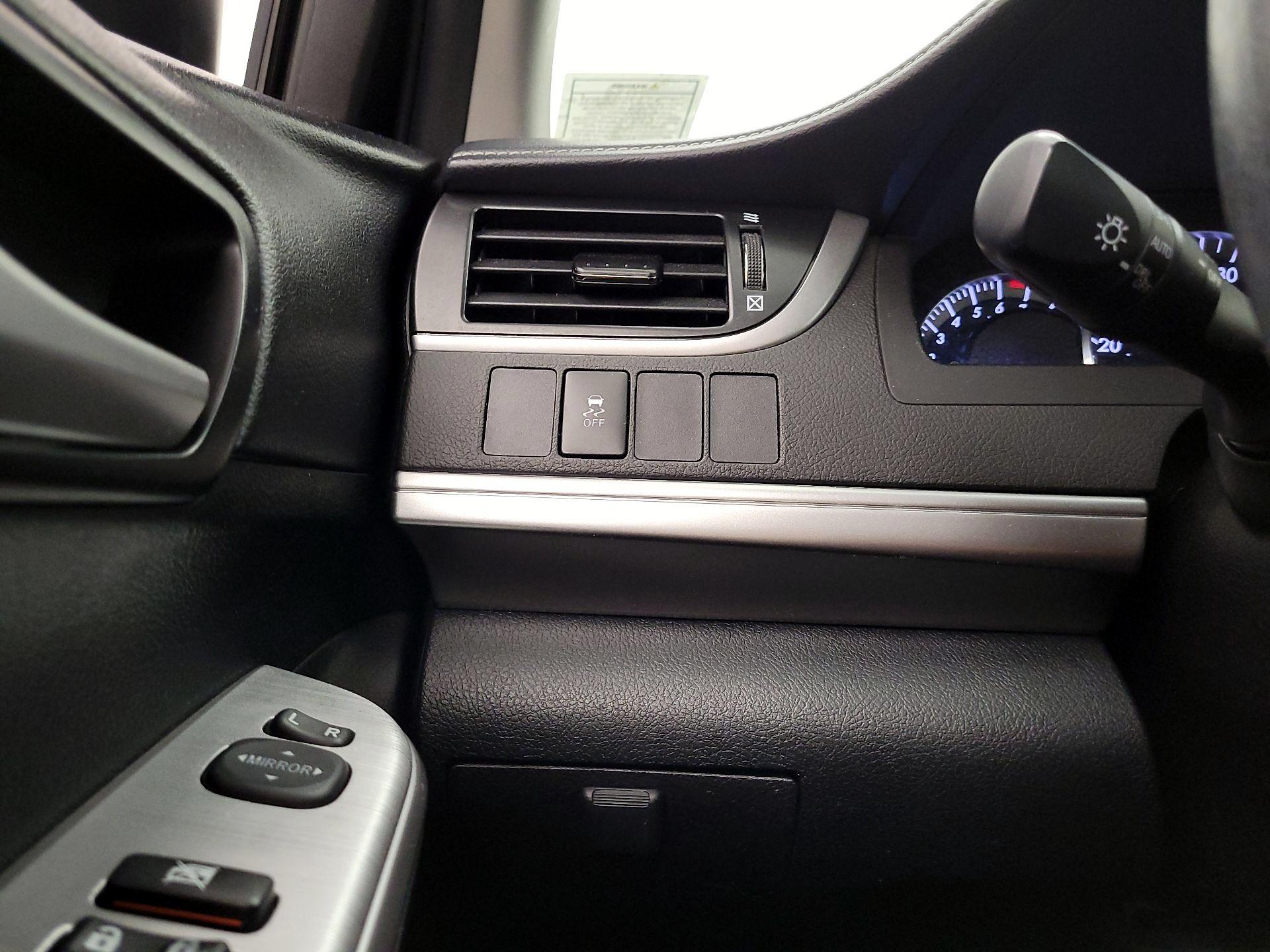 Thumbnail: 2014 Toyota Camry - 13