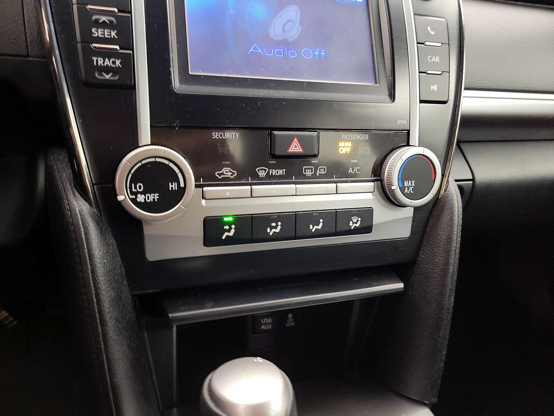 Thumbnail: 2014 Toyota Camry - 15