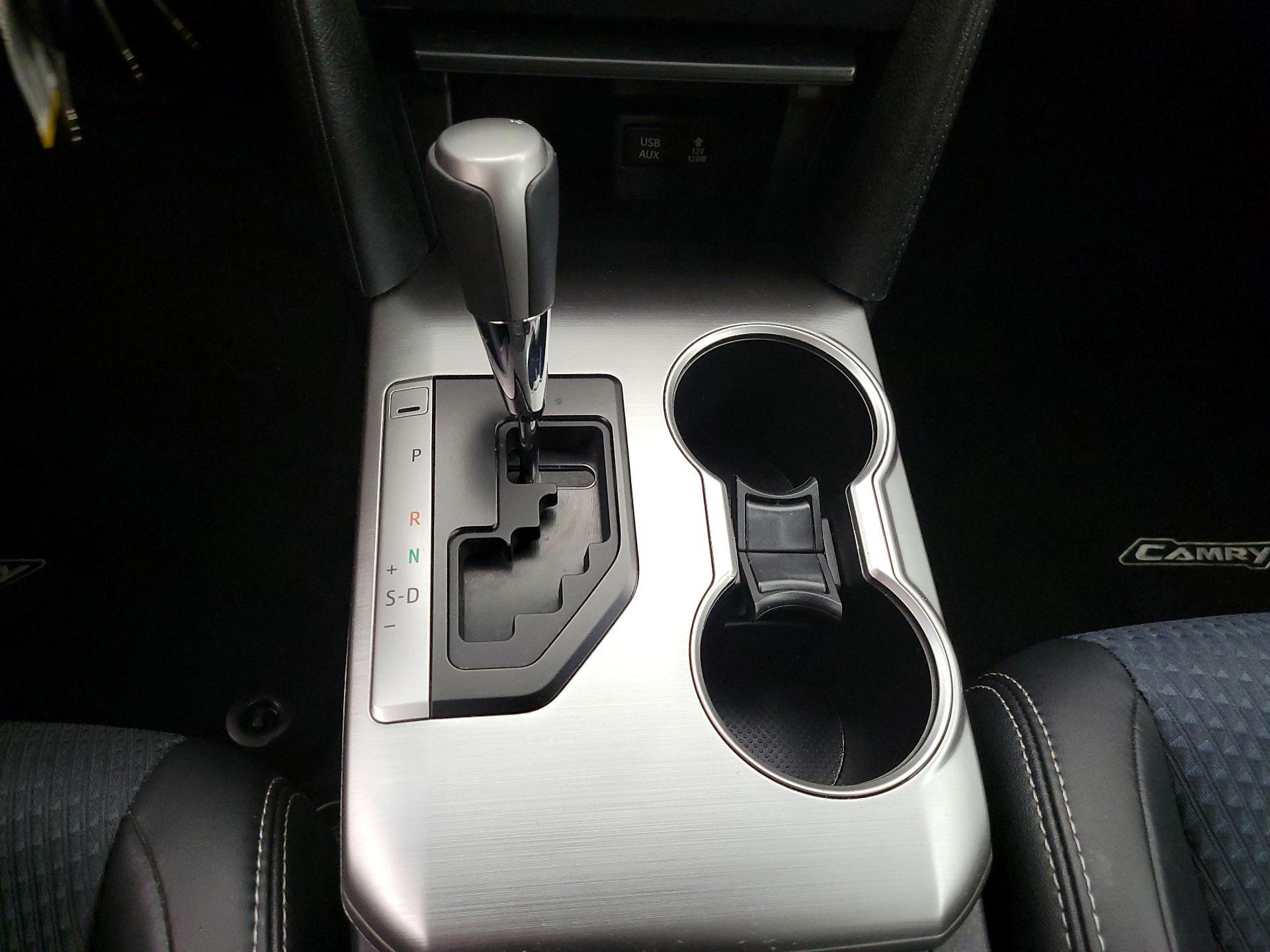 Thumbnail: 2014 Toyota Camry - 16