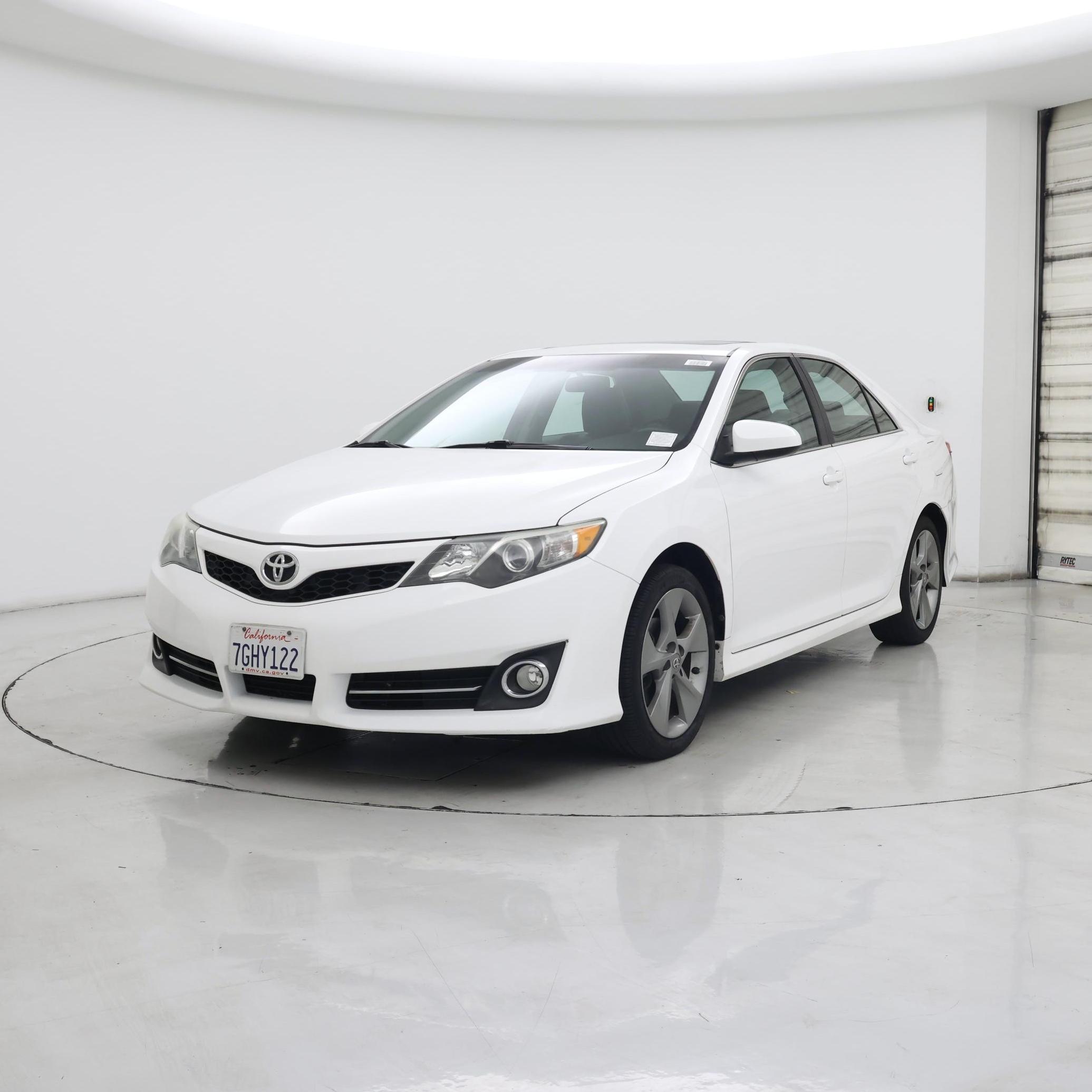 Thumbnail: 2014 Toyota Camry - 4