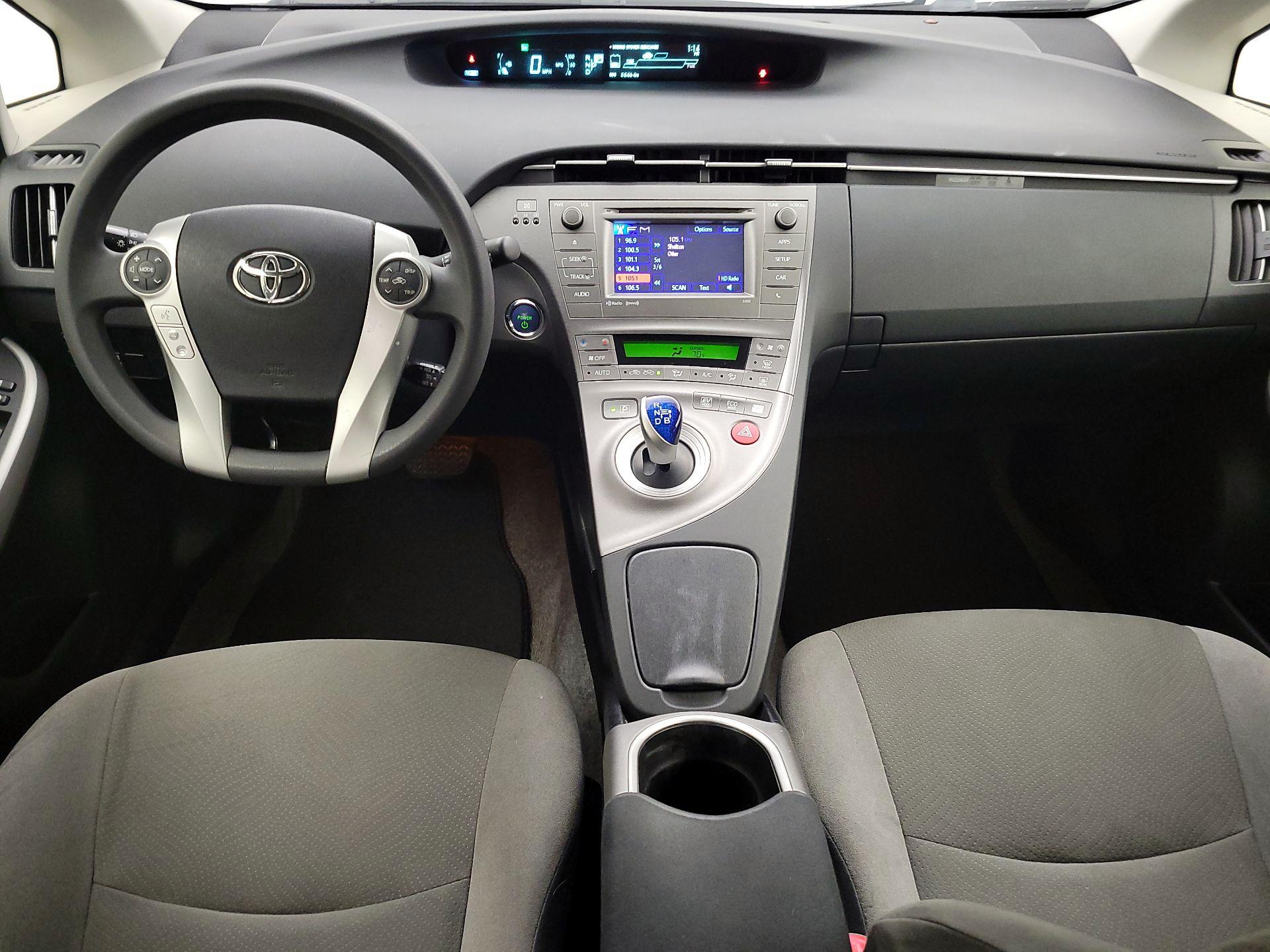 Thumbnail: 2013 Toyota Prius - 9