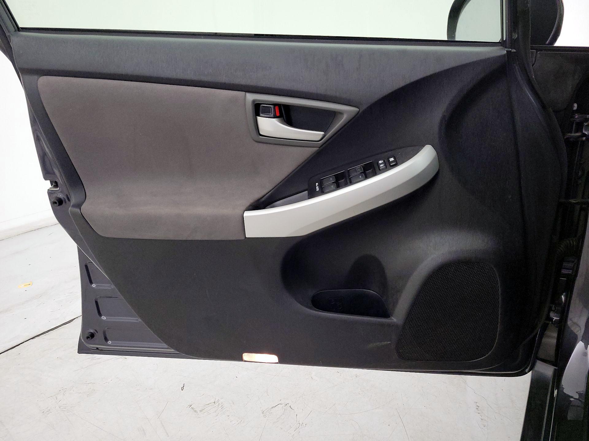 Thumbnail: 2013 Toyota Prius - 12