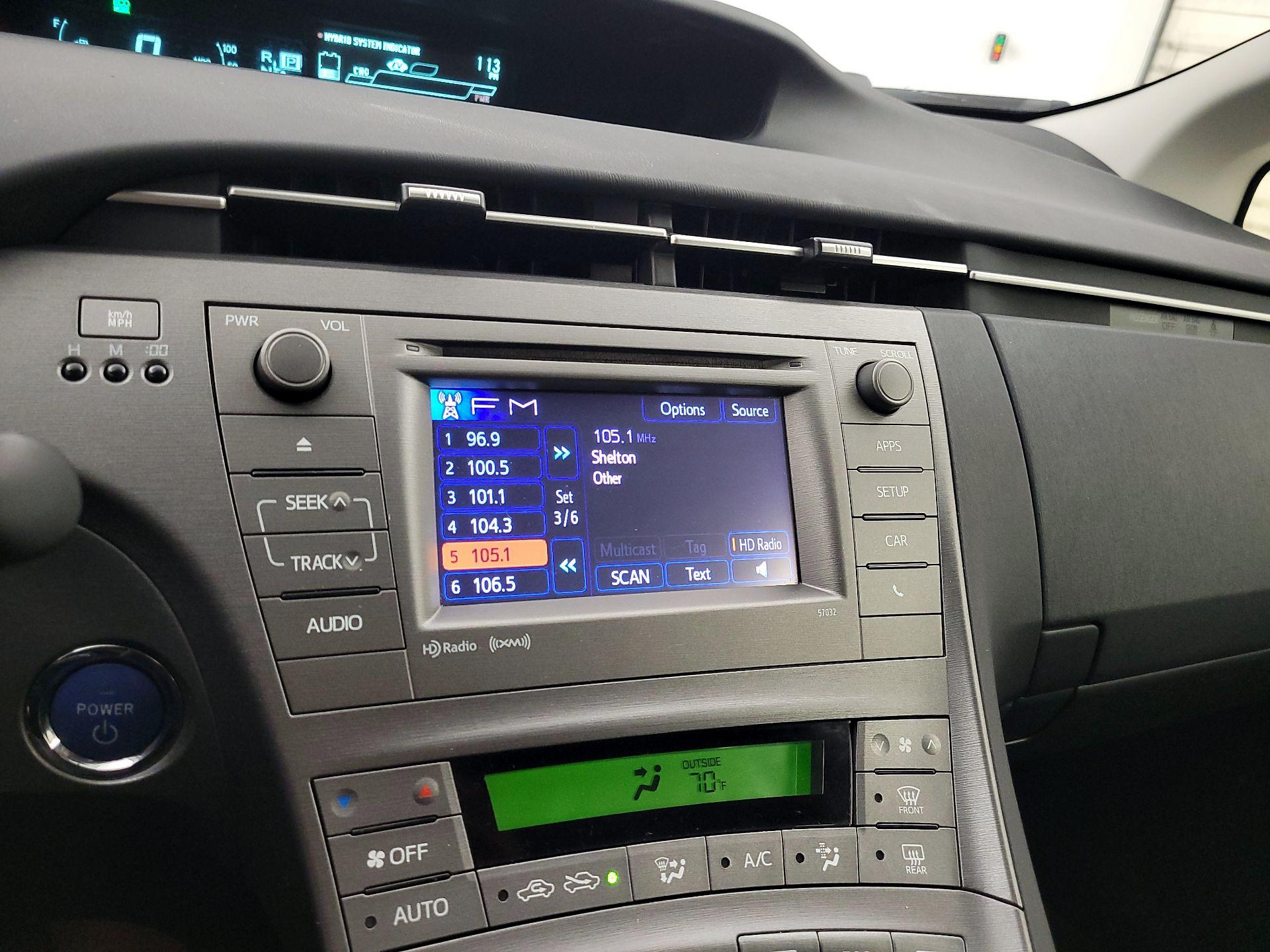 Thumbnail: 2013 Toyota Prius - 15