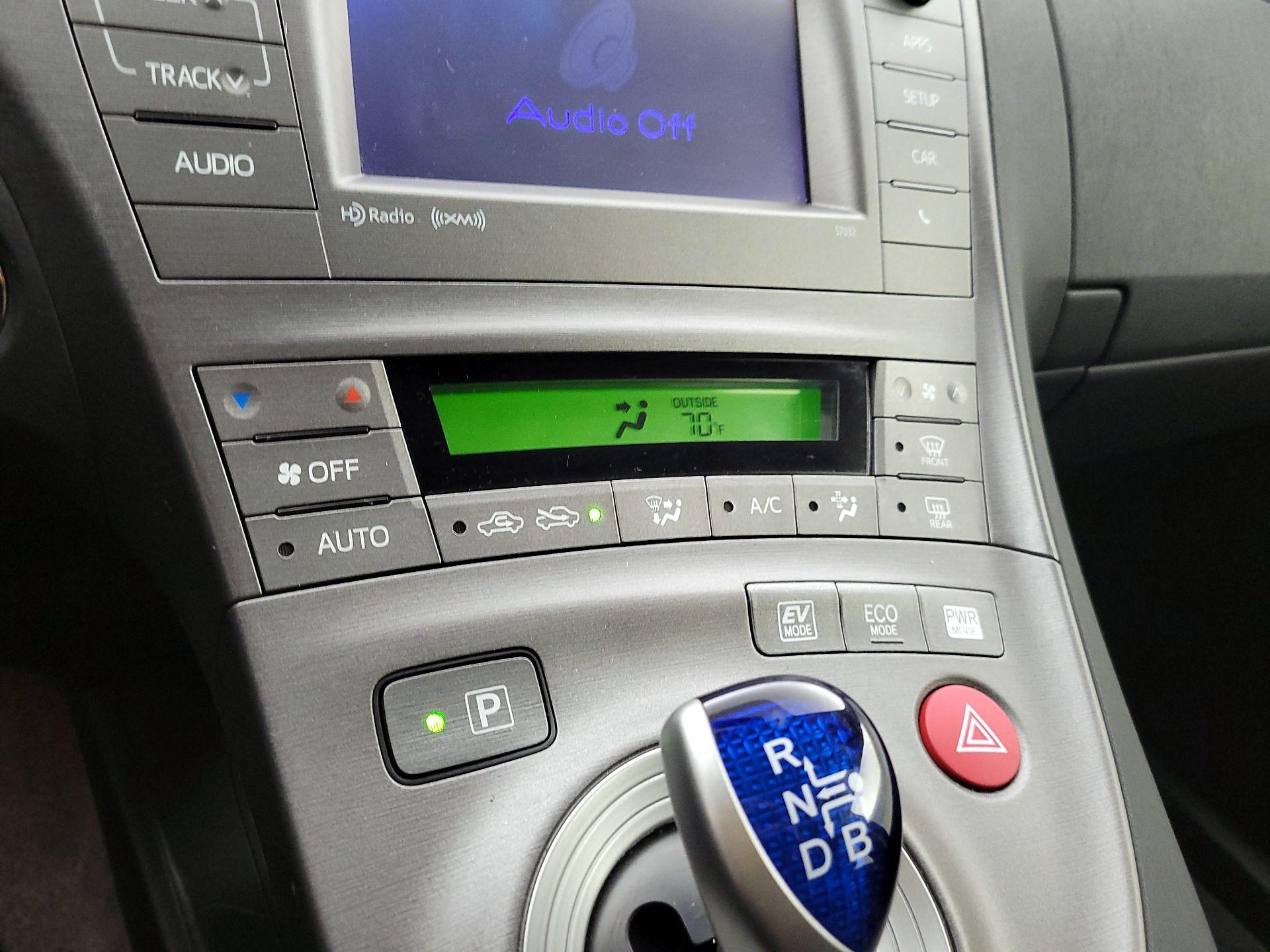 Thumbnail: 2013 Toyota Prius - 16