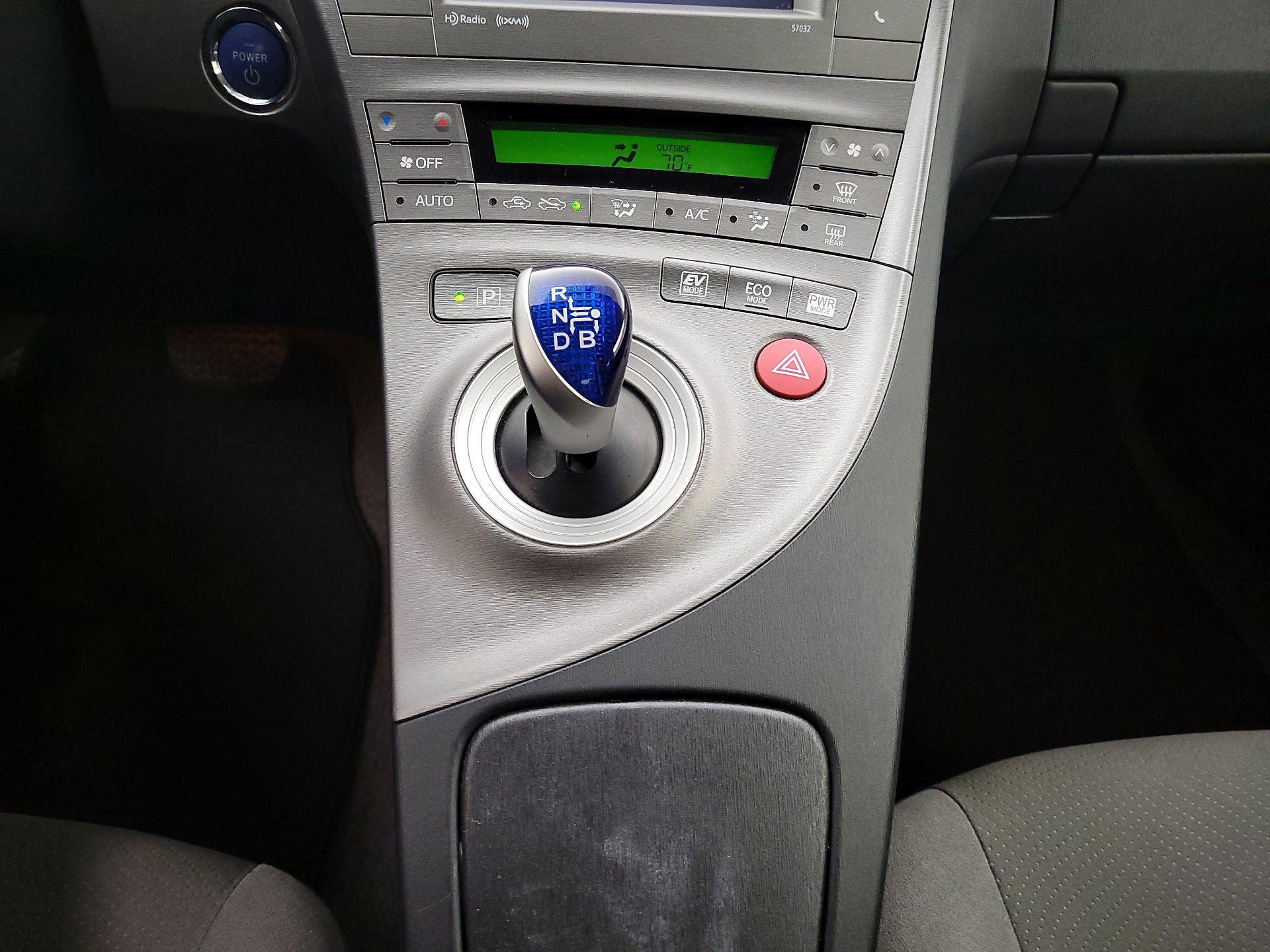 Thumbnail: 2013 Toyota Prius - 17