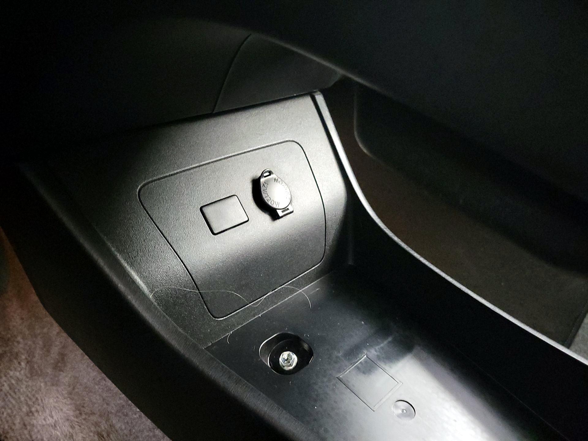 Thumbnail: 2013 Toyota Prius - 18