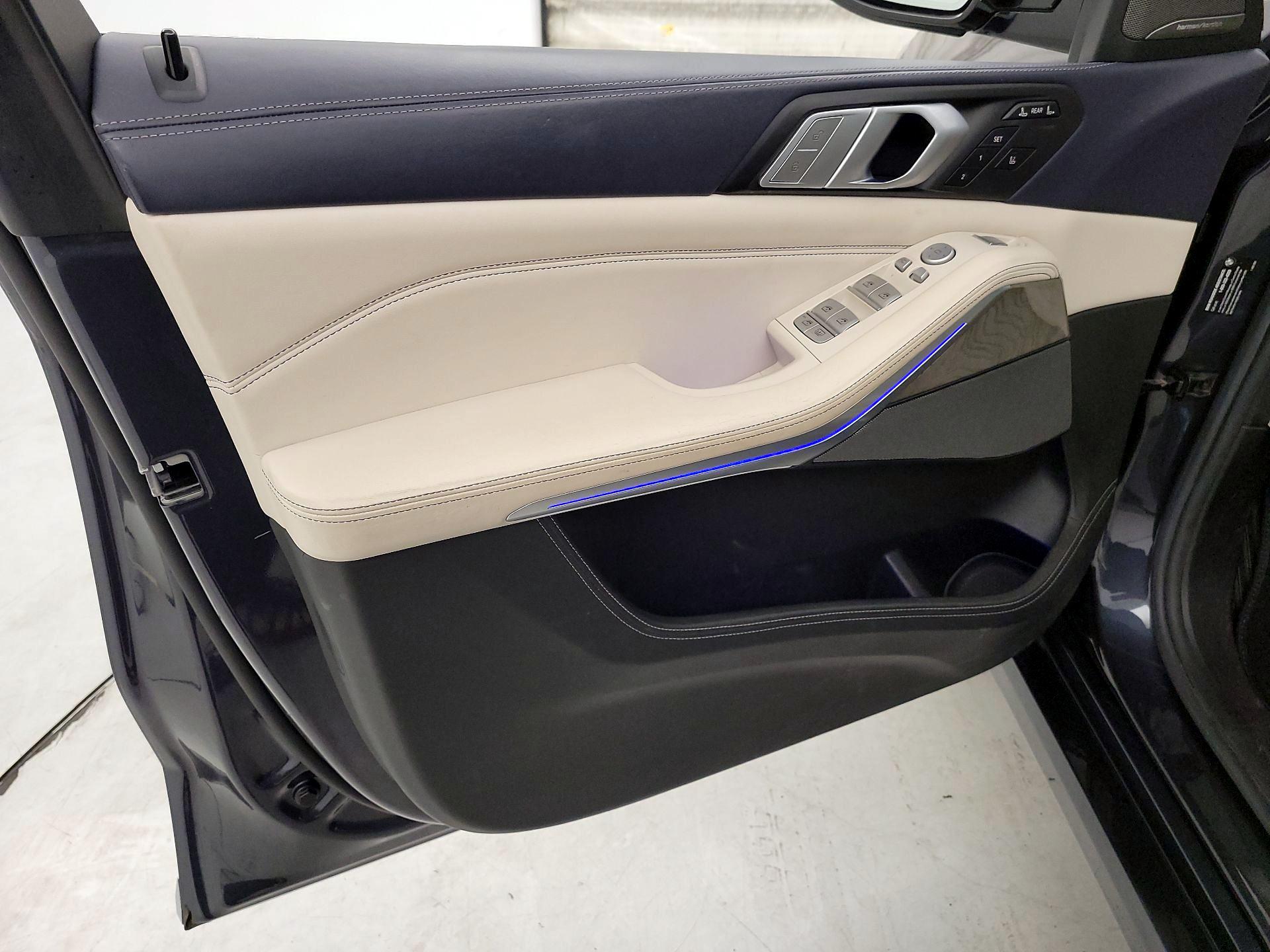 Thumbnail: 2019 BMW X7 - 12