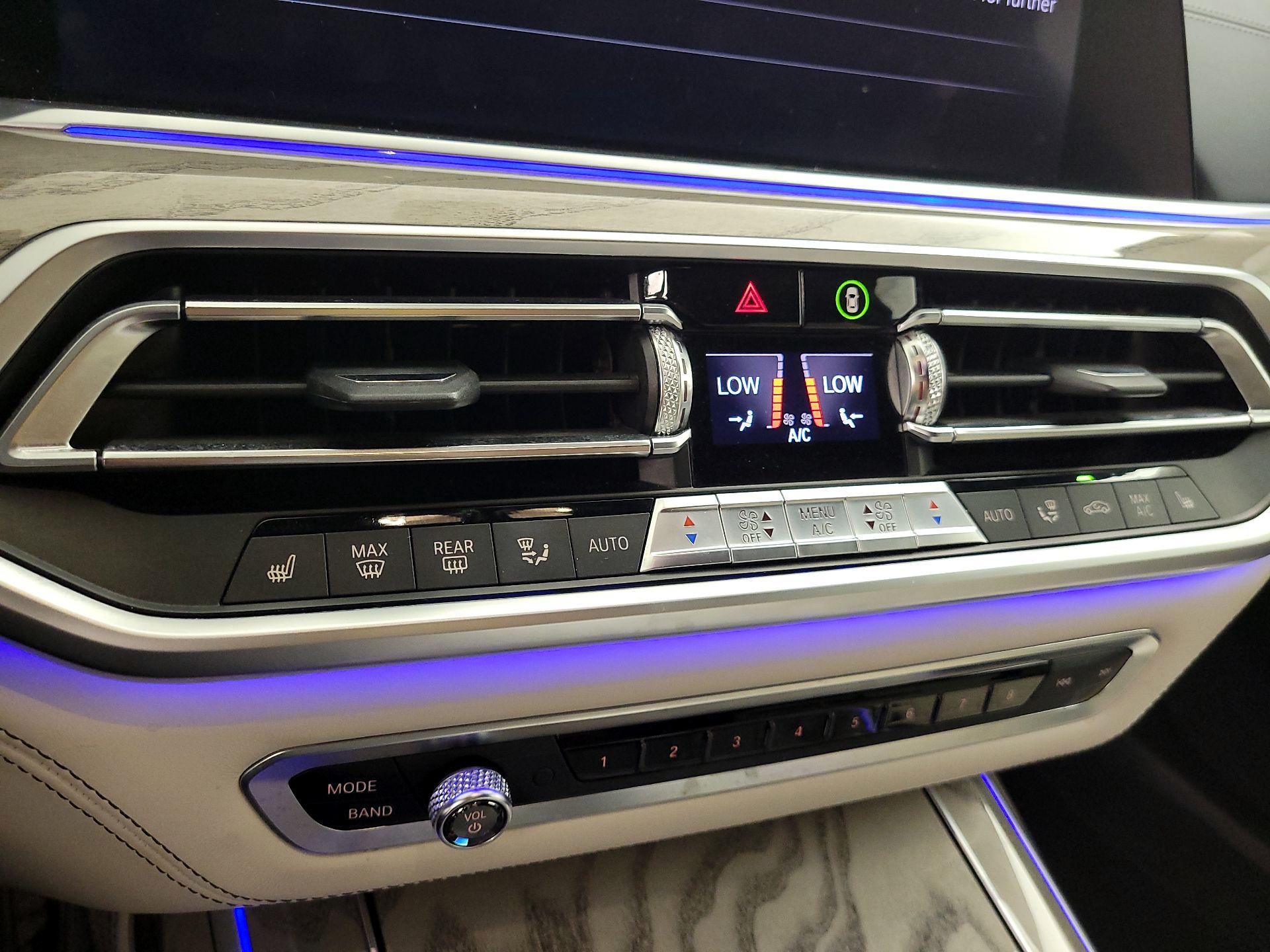 Thumbnail: 2019 BMW X7 - 15