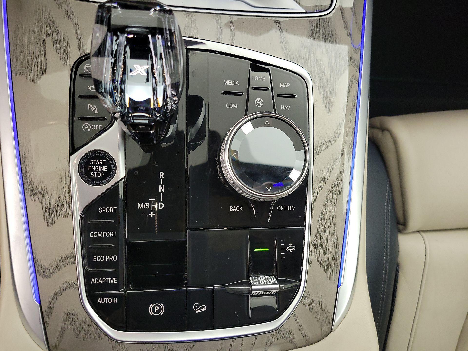 Thumbnail: 2019 BMW X7 - 16