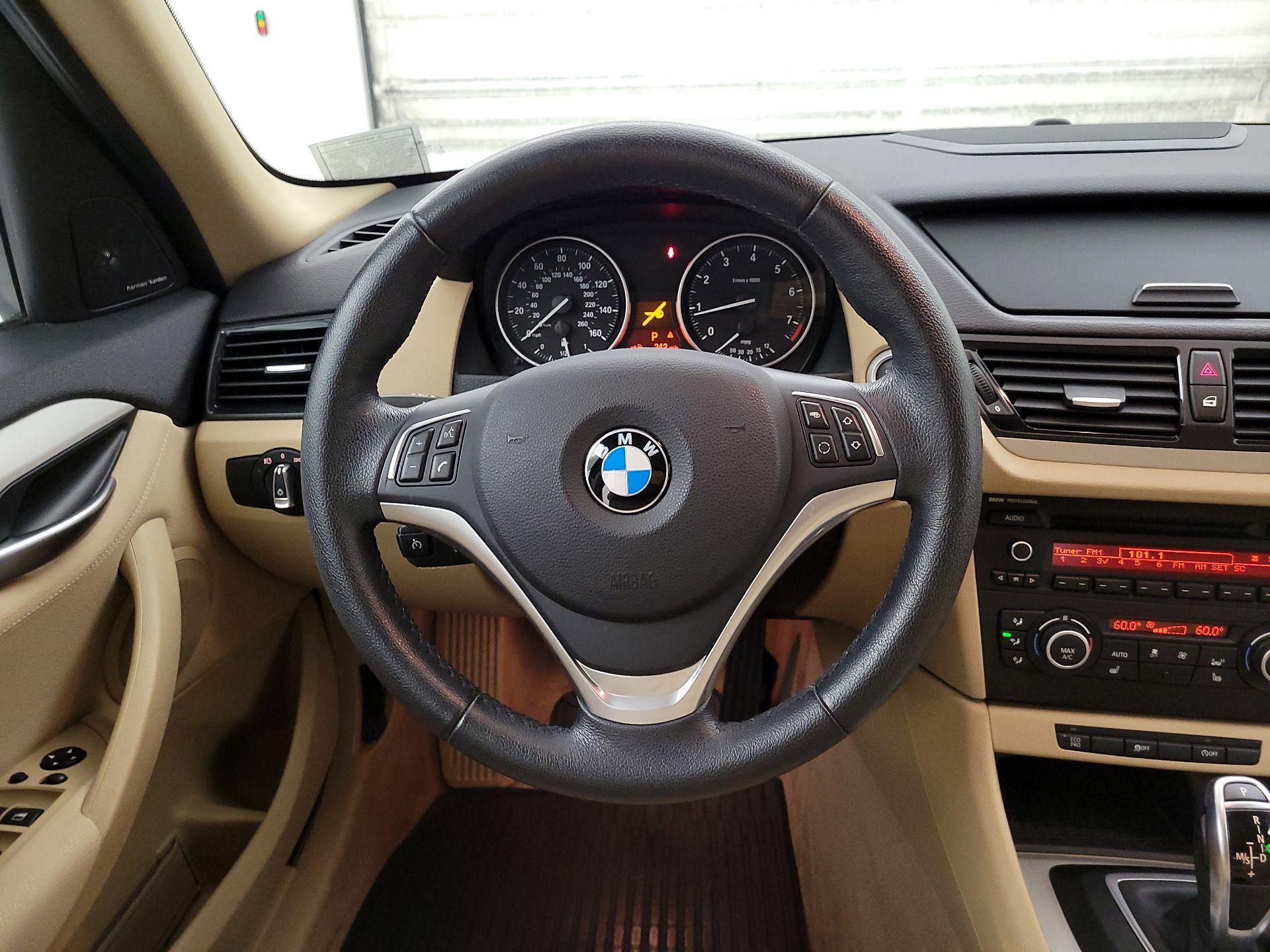 Thumbnail: 2015 BMW X1 - 10