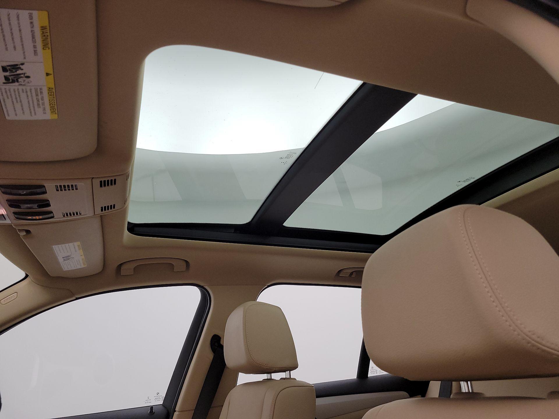Thumbnail: 2015 BMW X1 - 16