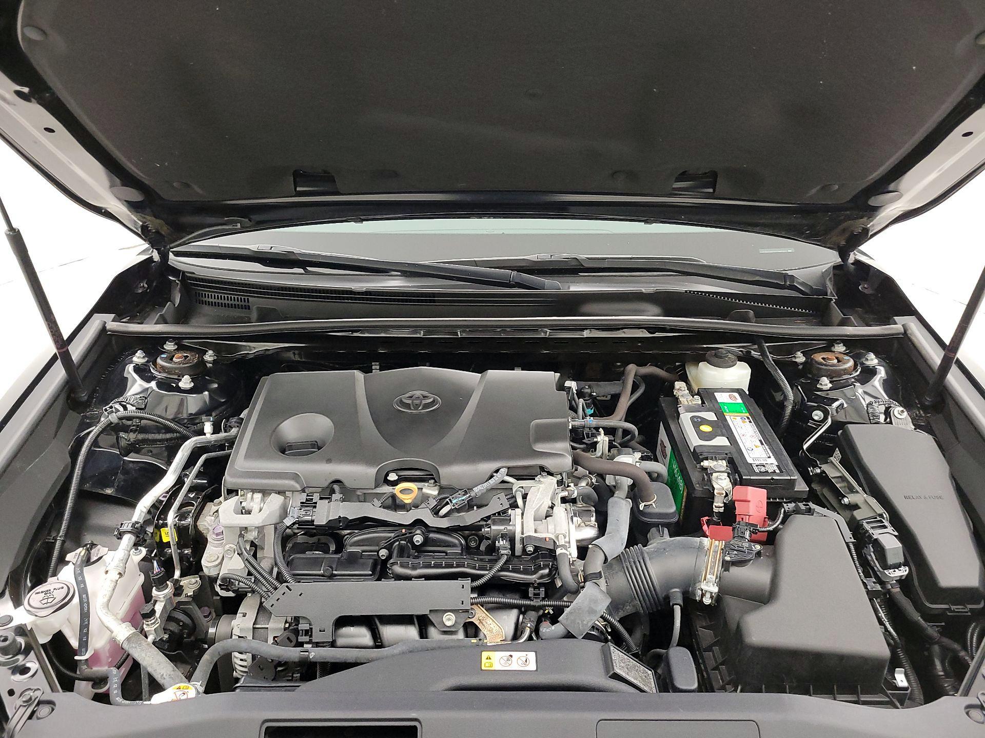 Thumbnail: 2019 Toyota Camry - 18