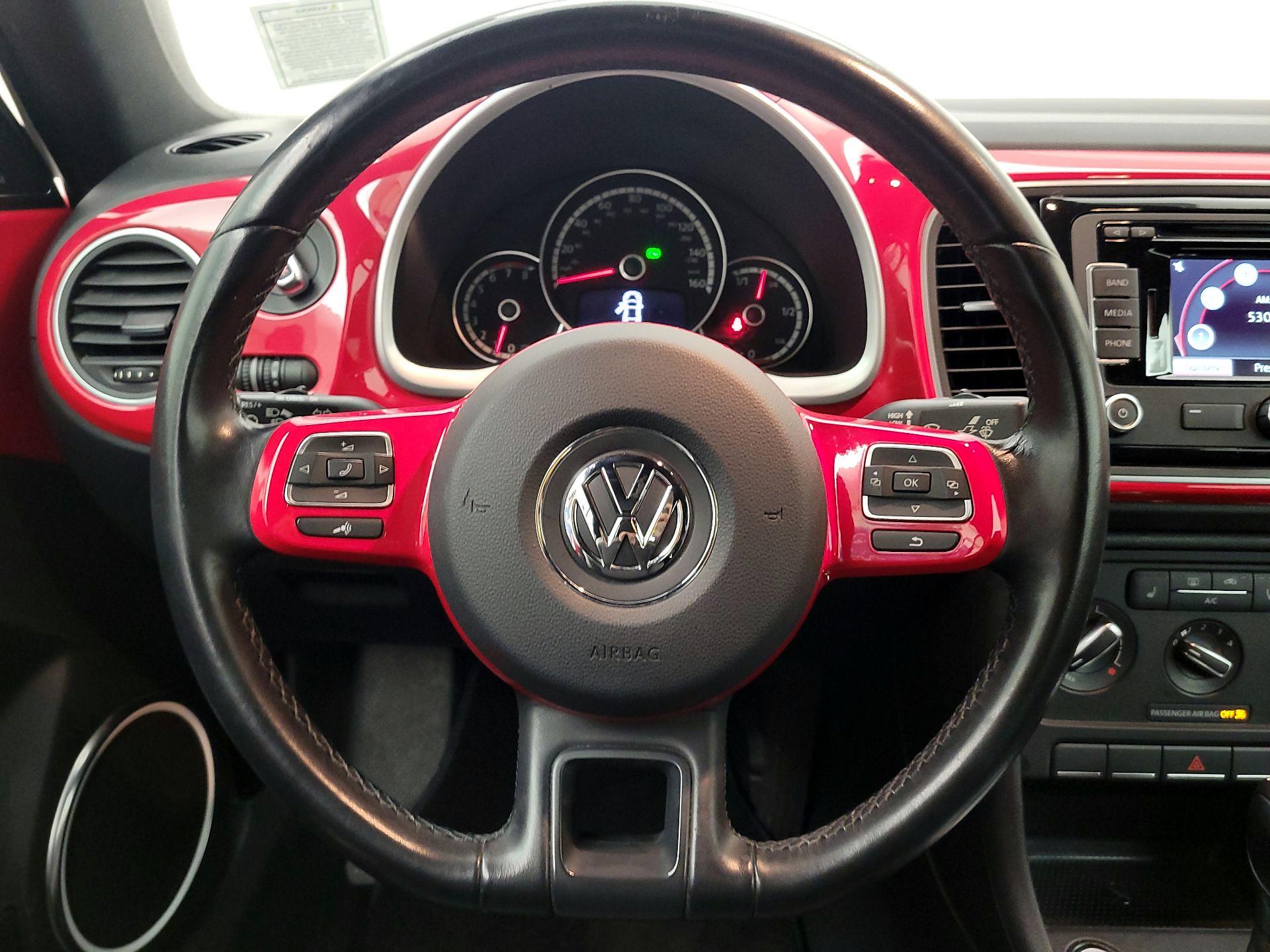 Thumbnail: 2014 Volkswagen Beetle - 10