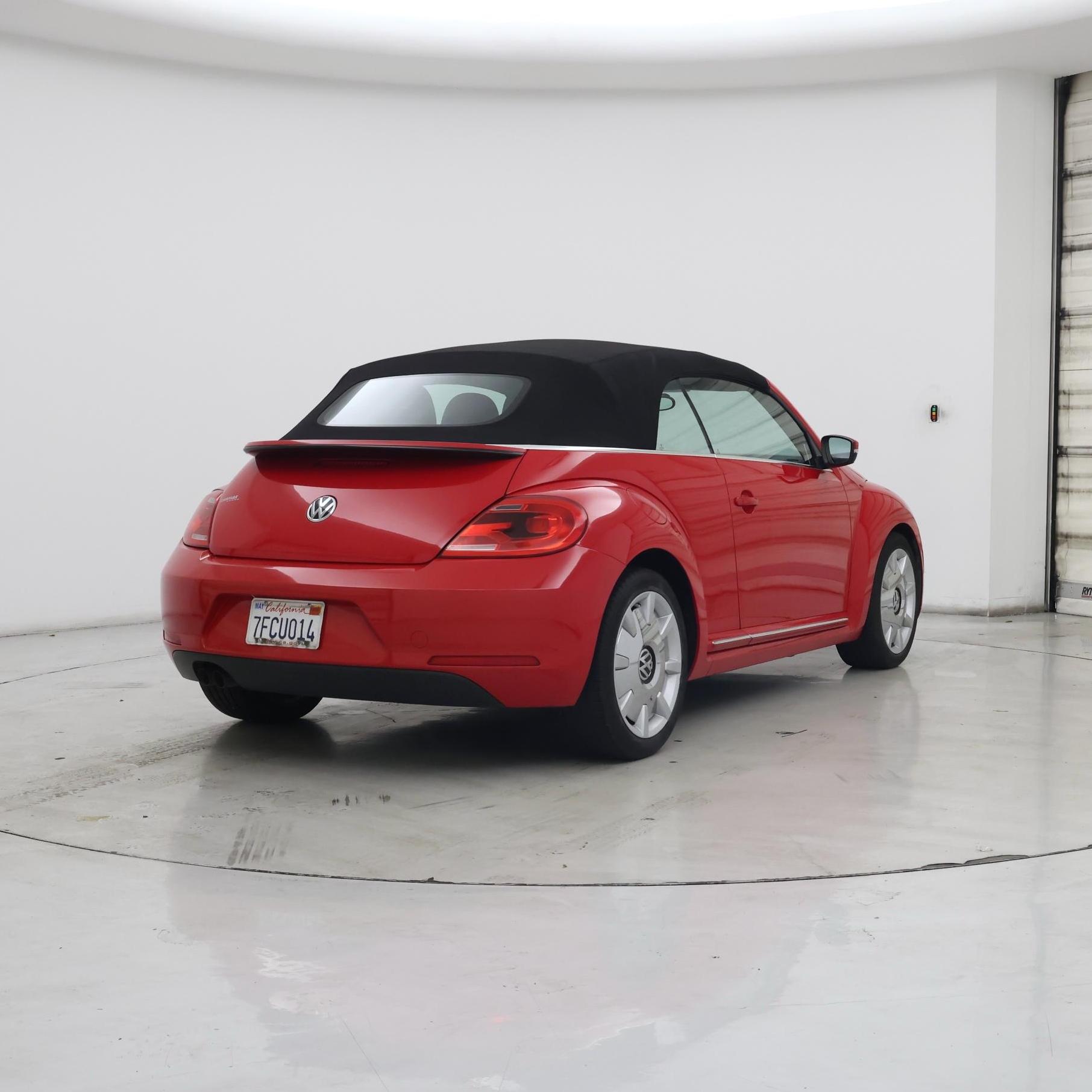 Thumbnail: 2014 Volkswagen Beetle - 8