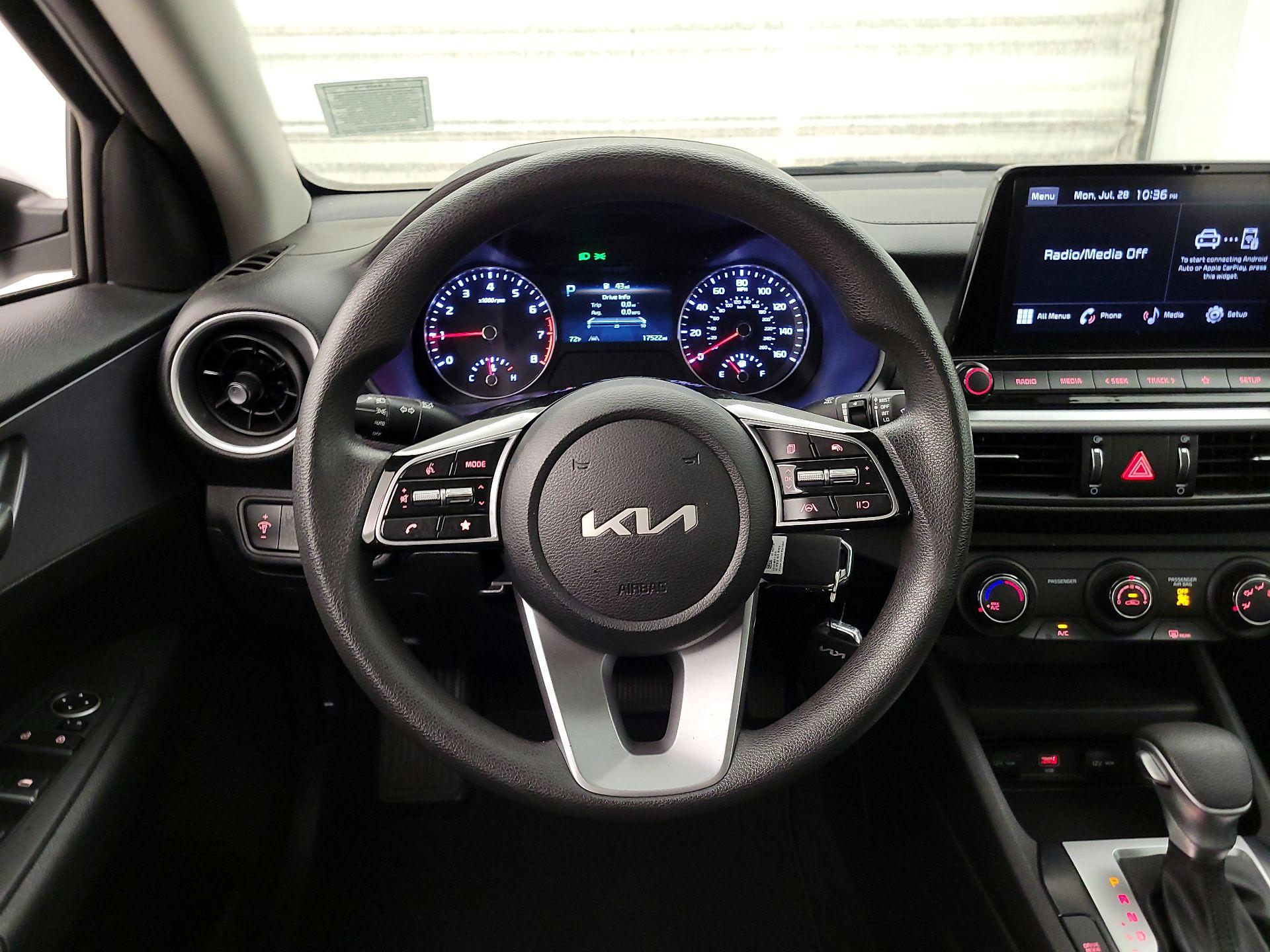 Thumbnail: 2022 Kia Forte - 10