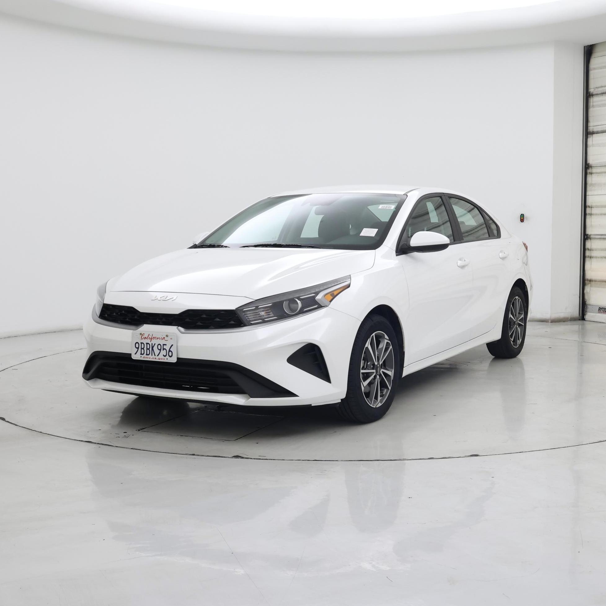 Thumbnail: 2022 Kia Forte - 4