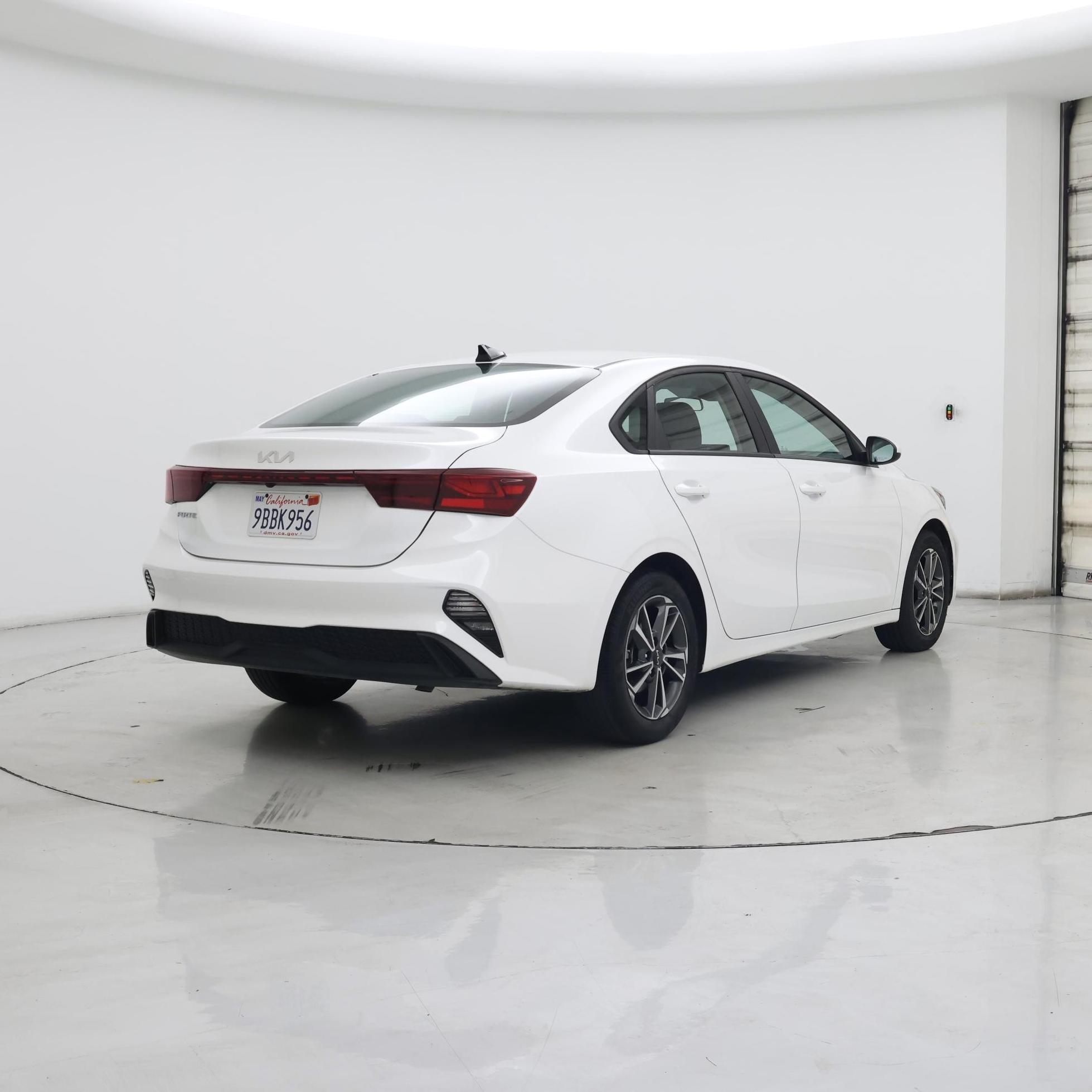 Thumbnail: 2022 Kia Forte - 8