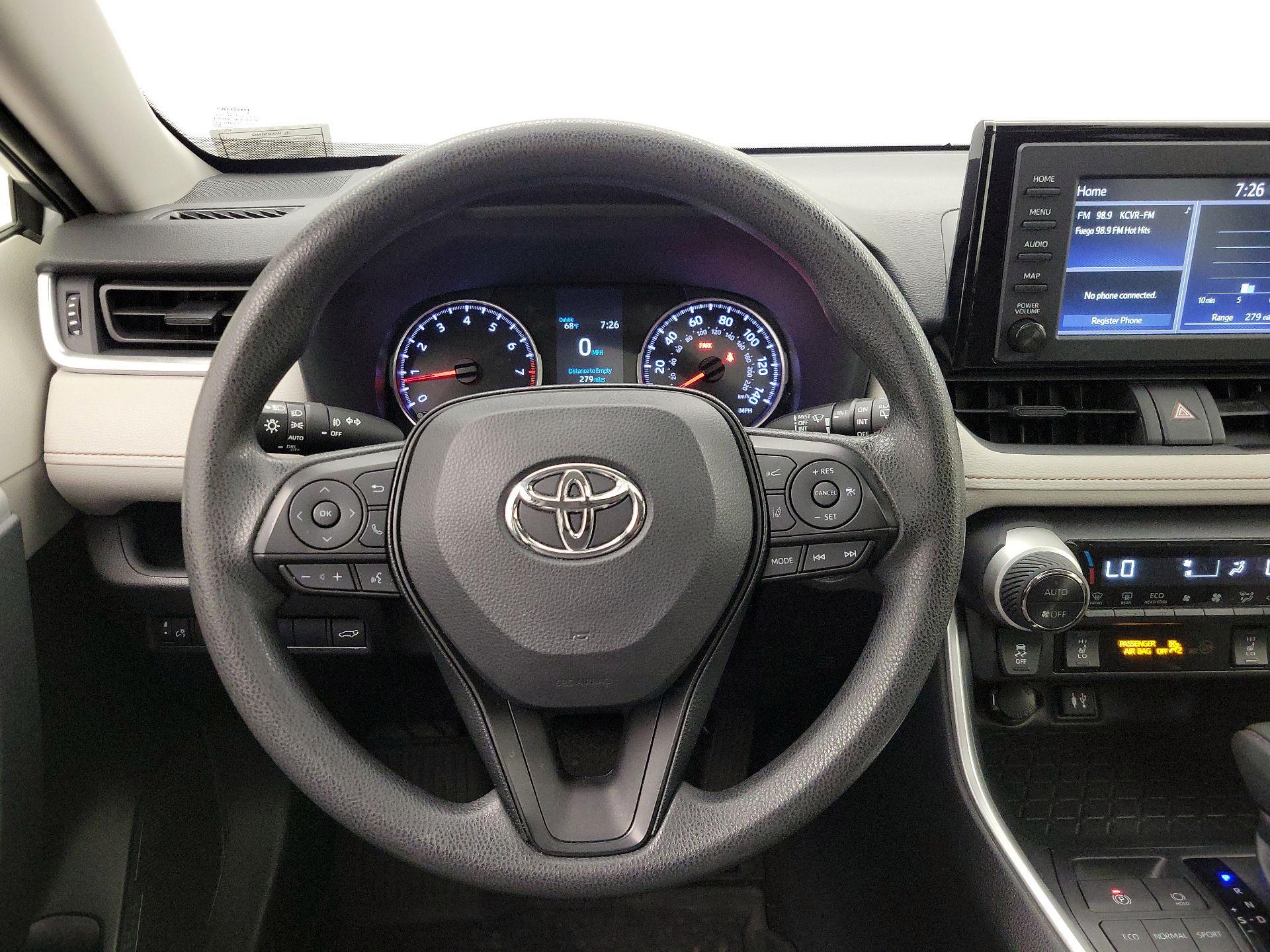 Thumbnail: 2019 Toyota RAV4 - 10