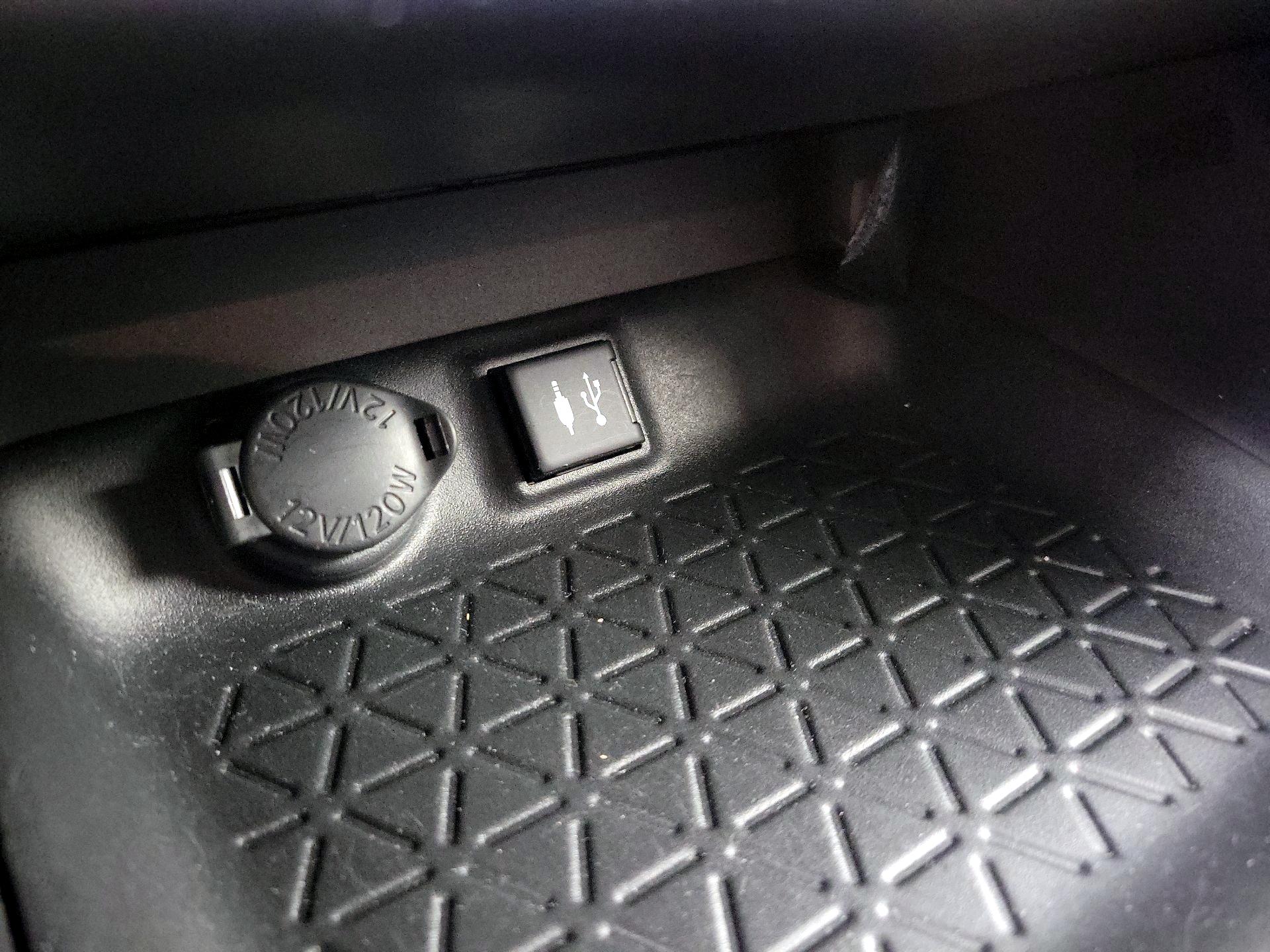 Thumbnail: 2019 Toyota RAV4 - 18