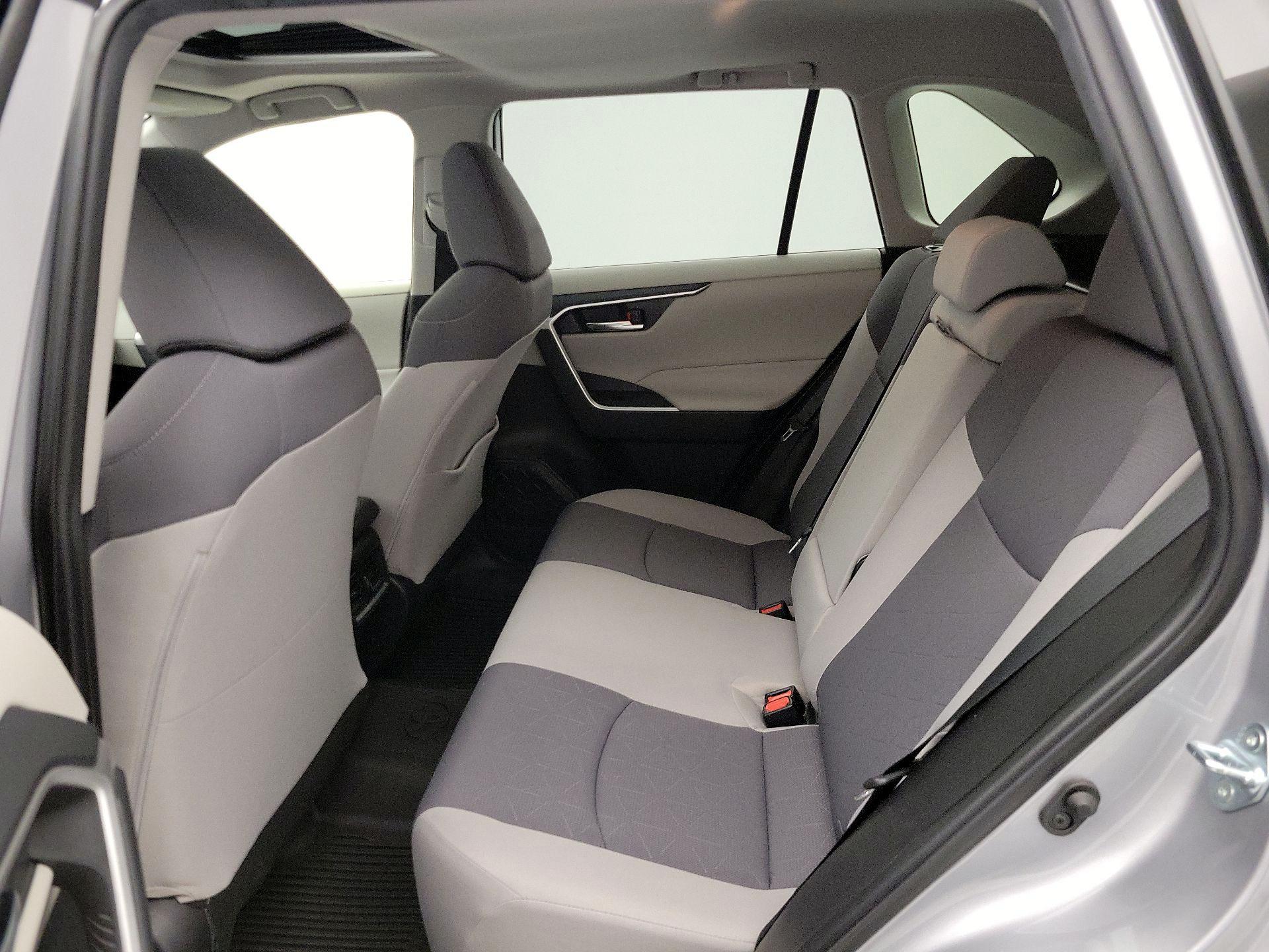Thumbnail: 2019 Toyota RAV4 - 20