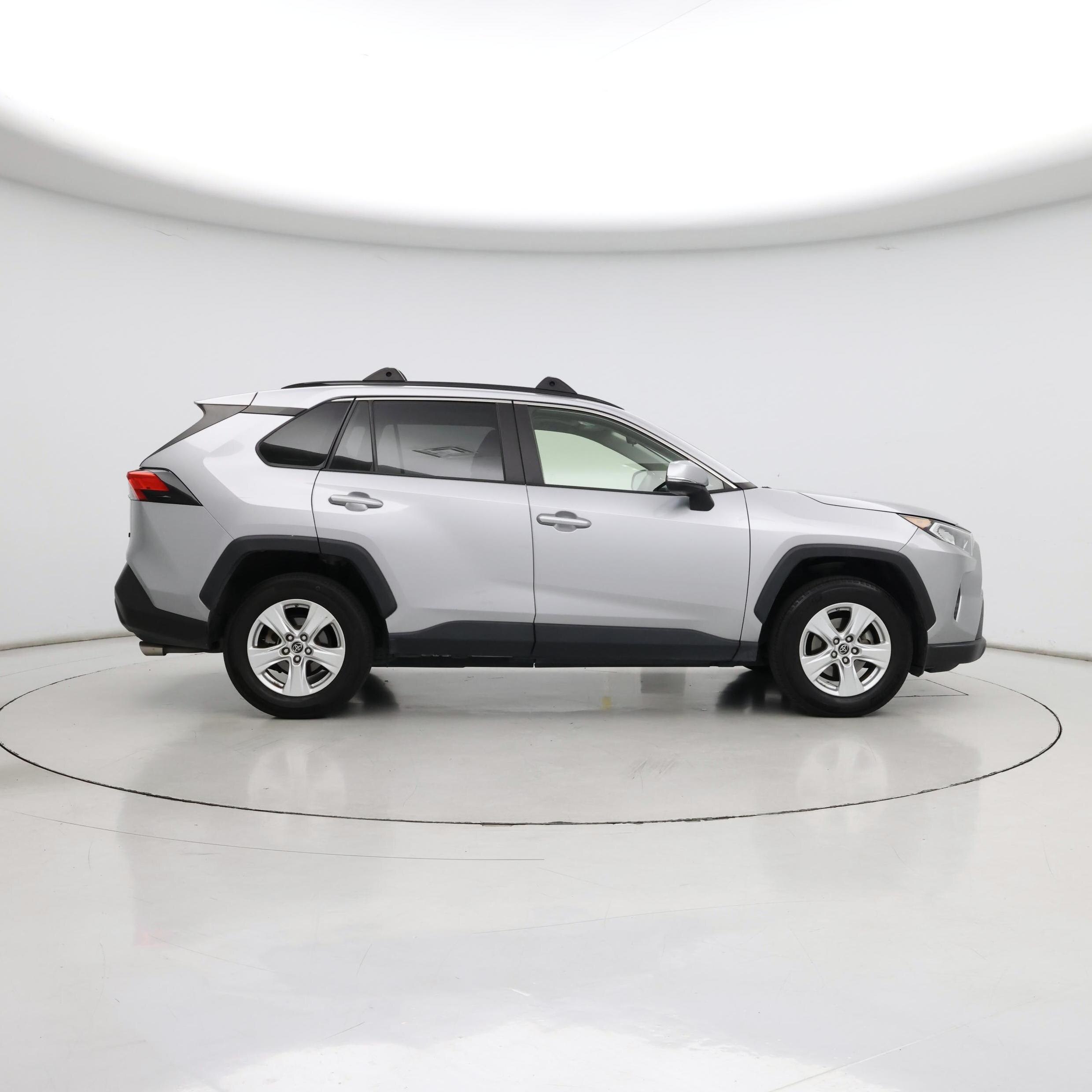 Thumbnail: 2019 Toyota RAV4 - 7