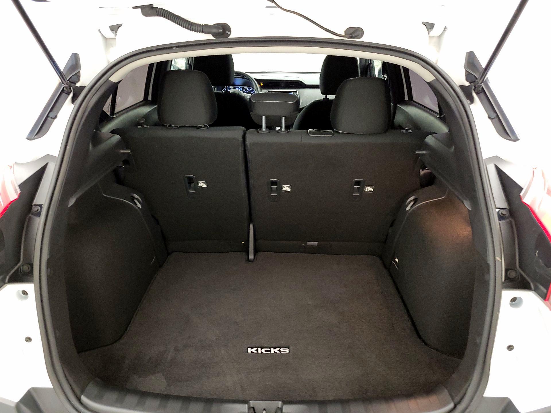 Thumbnail: 2019 Nissan Kicks - 17
