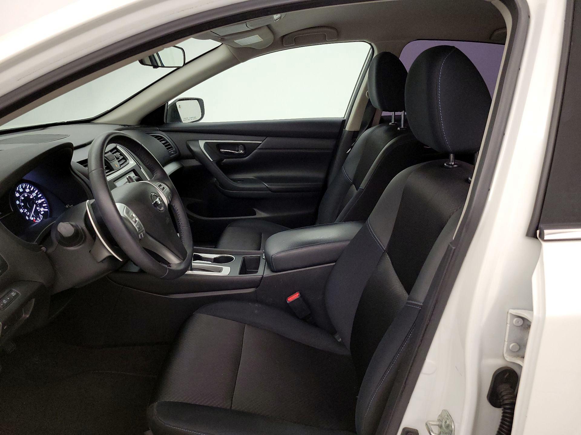 Thumbnail: 2017 Nissan Altima - 11
