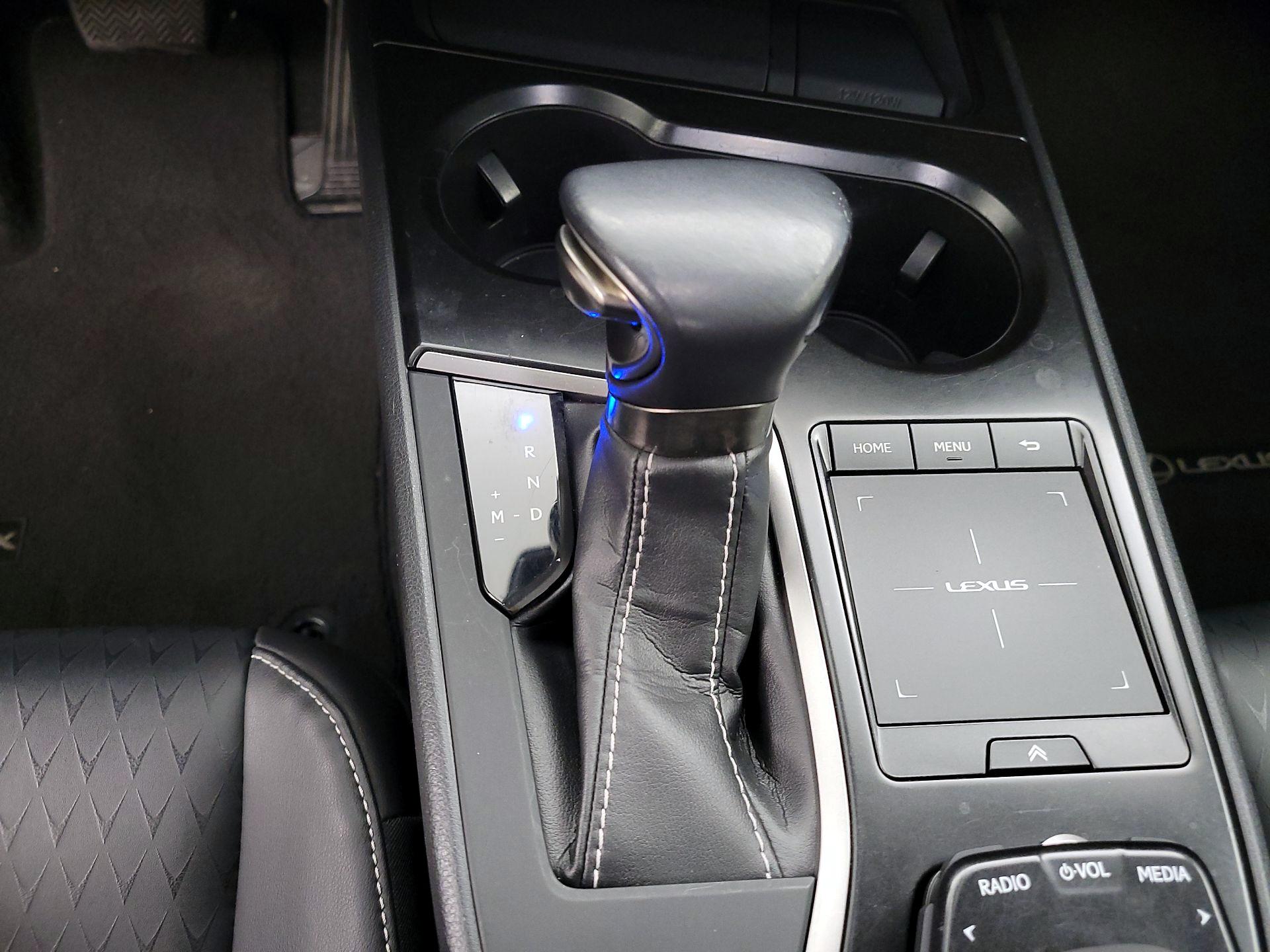 Thumbnail: 2019 Lexus UX - 16