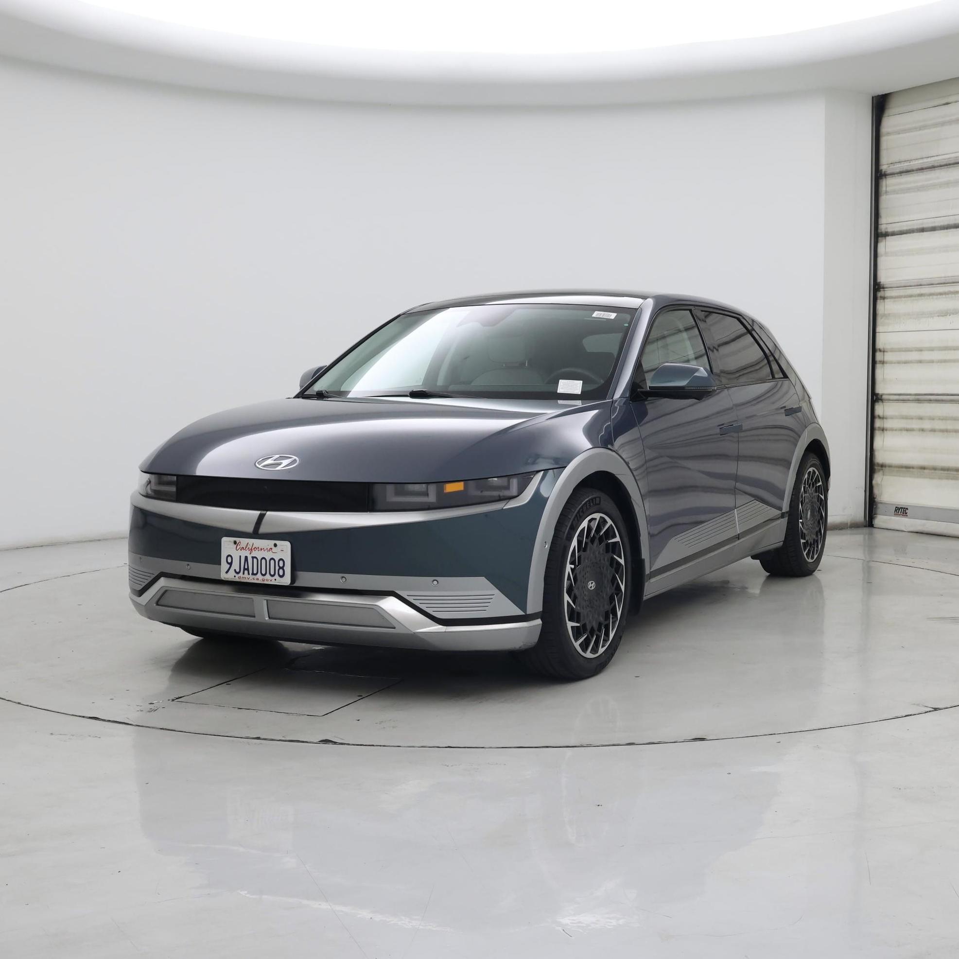 Thumbnail: 2023 Hyundai Ioniq 5 - 4