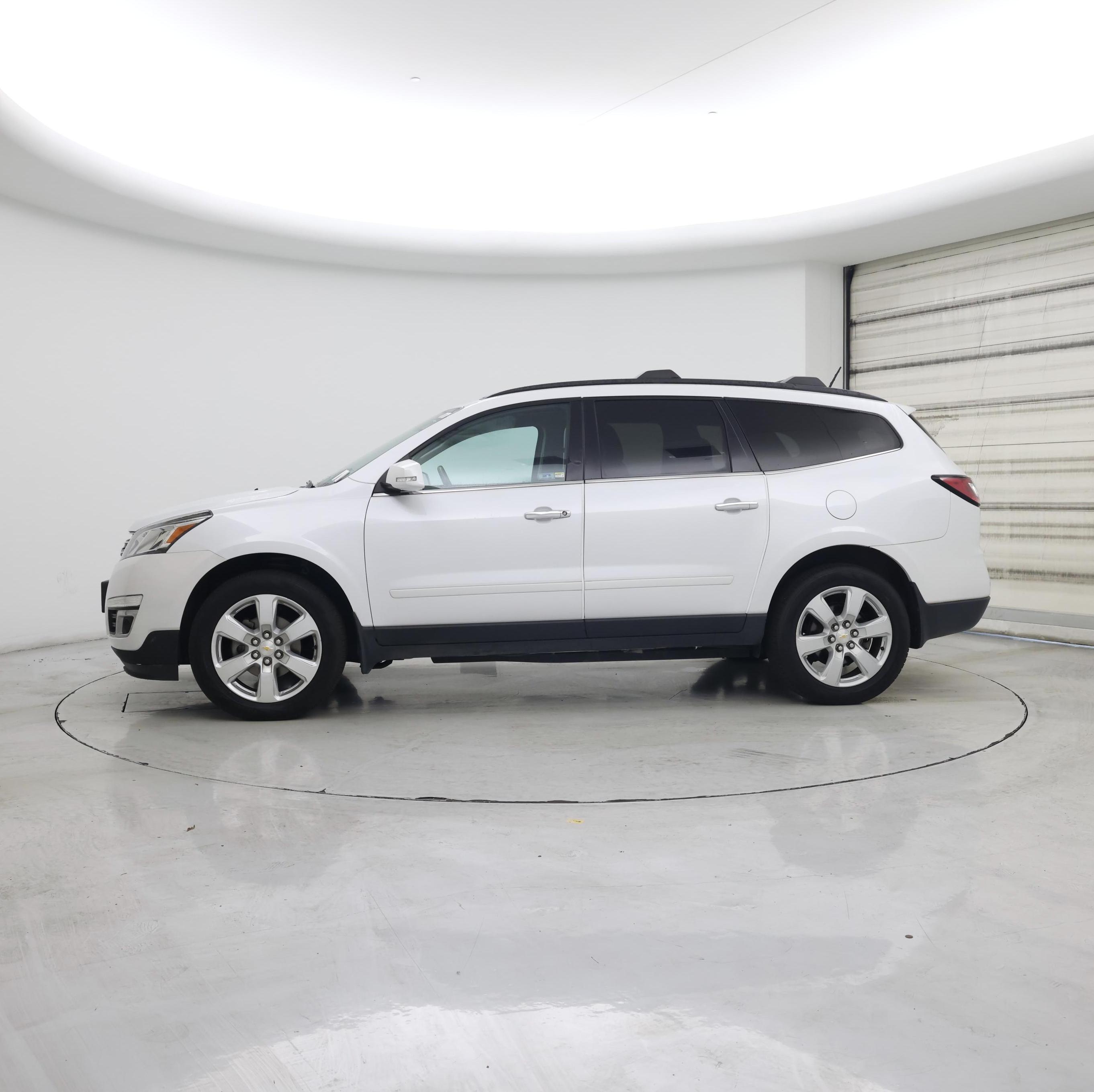 Thumbnail: 2016 Chevrolet Traverse - 3