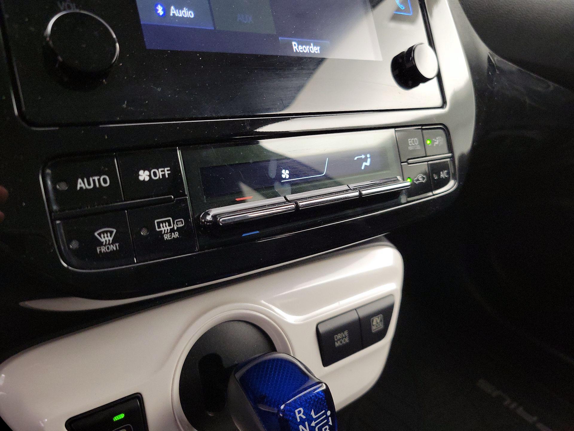 Thumbnail: 2018 Toyota Prius - 16