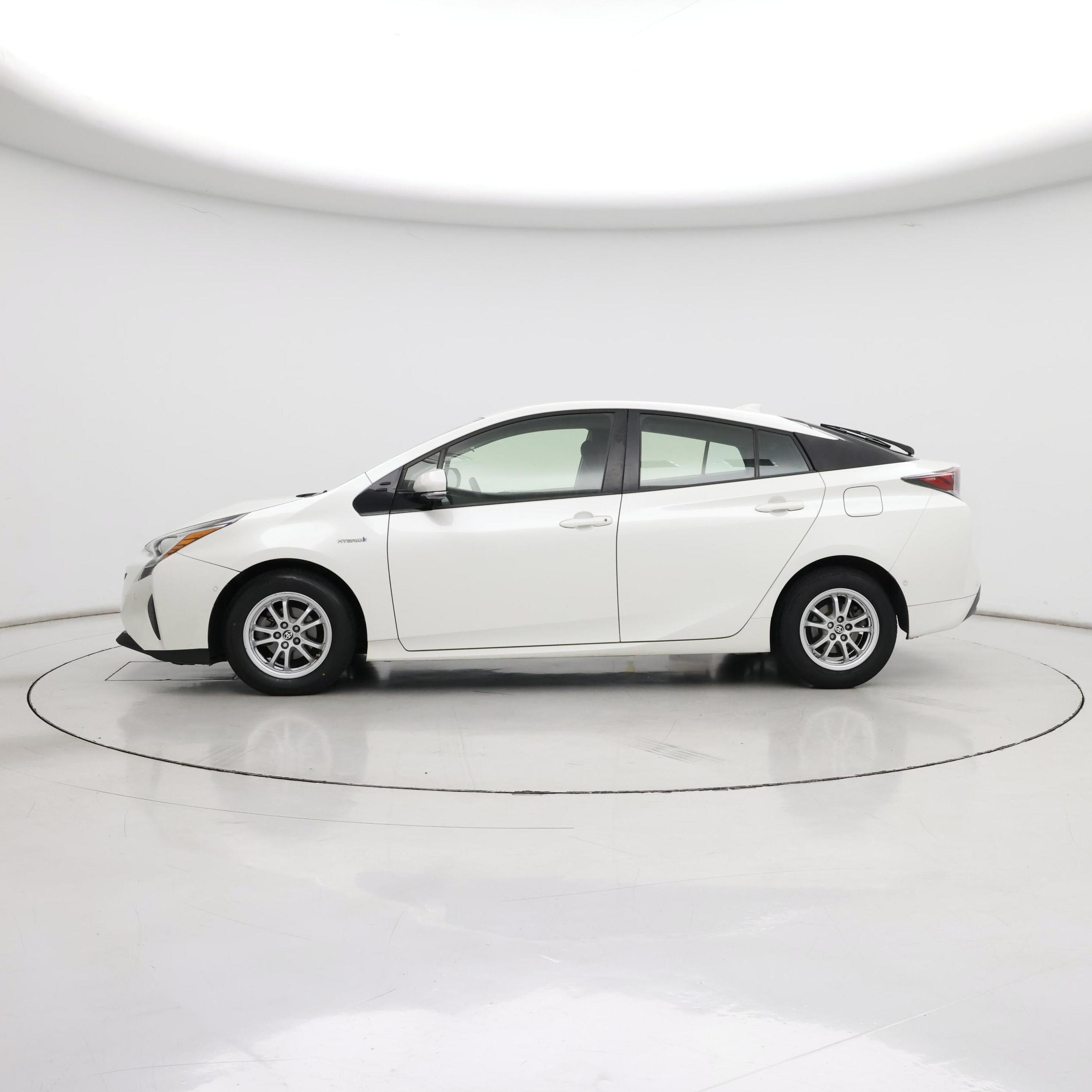 Thumbnail: 2018 Toyota Prius - 3