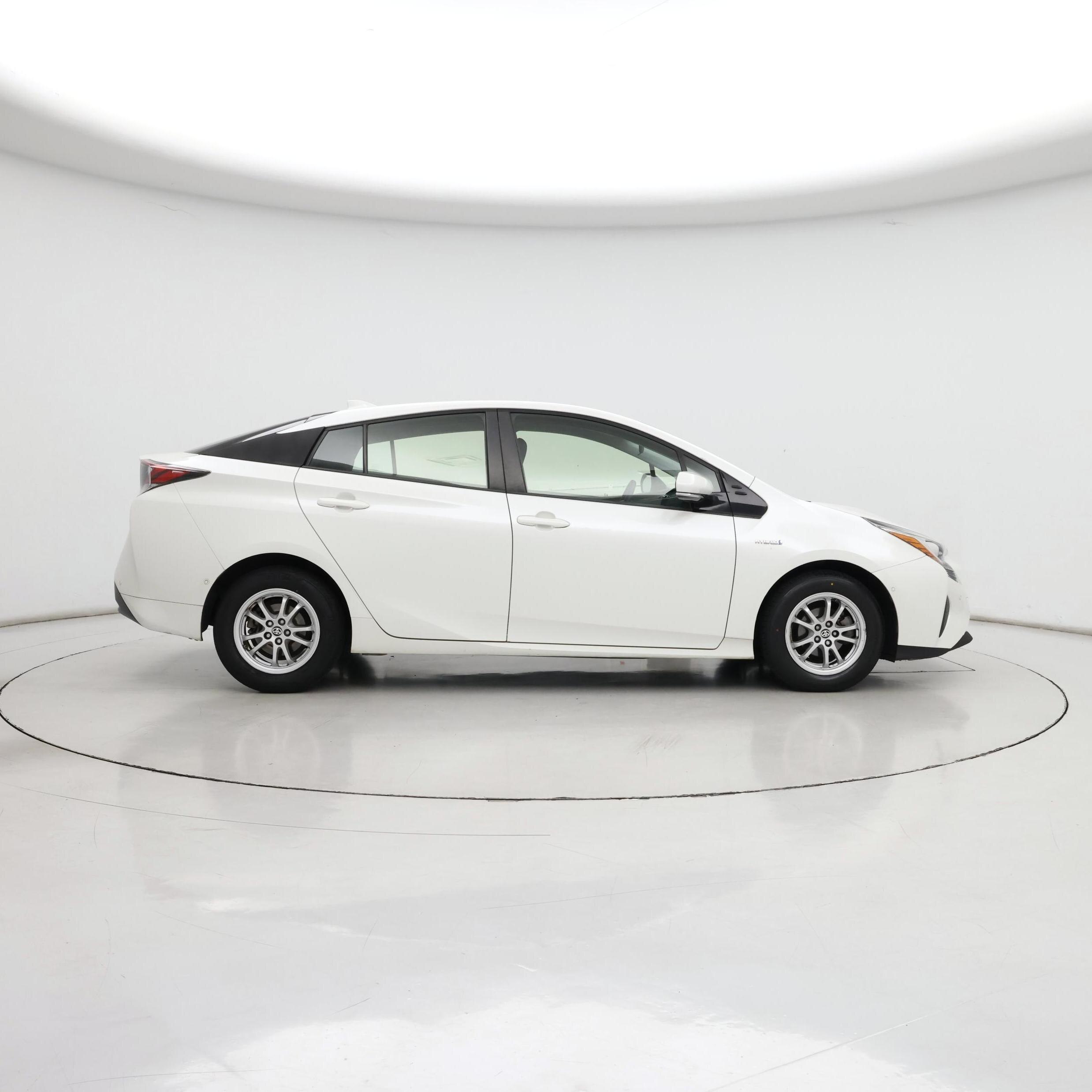 Thumbnail: 2018 Toyota Prius - 7