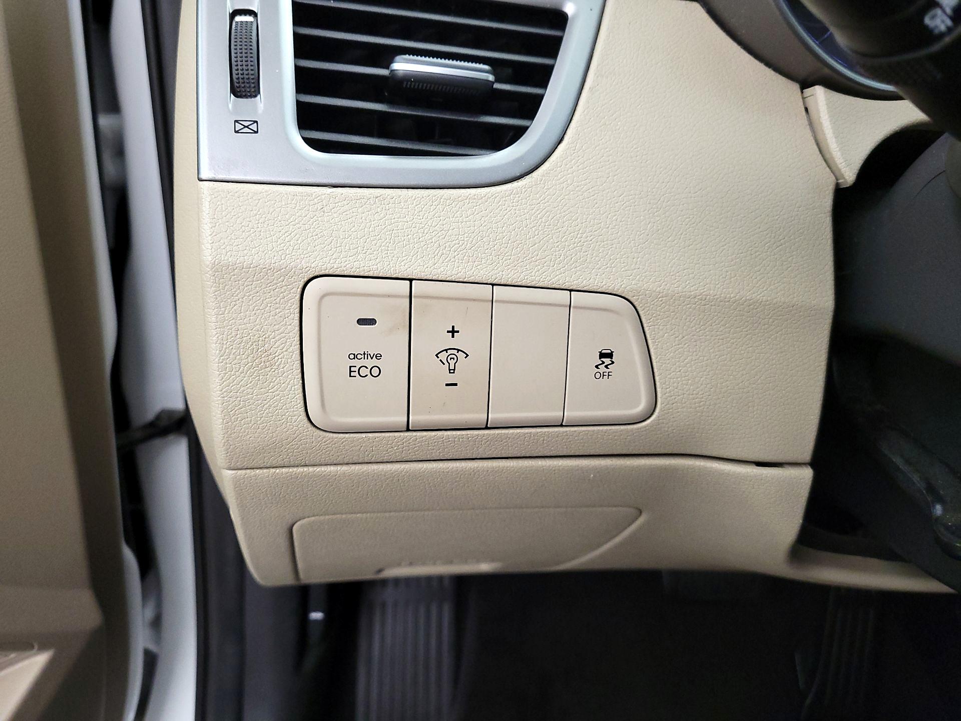 Thumbnail: 2014 Hyundai Elantra - 13