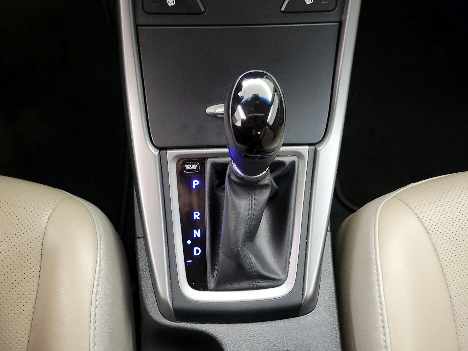 Thumbnail: 2014 Hyundai Elantra - 18