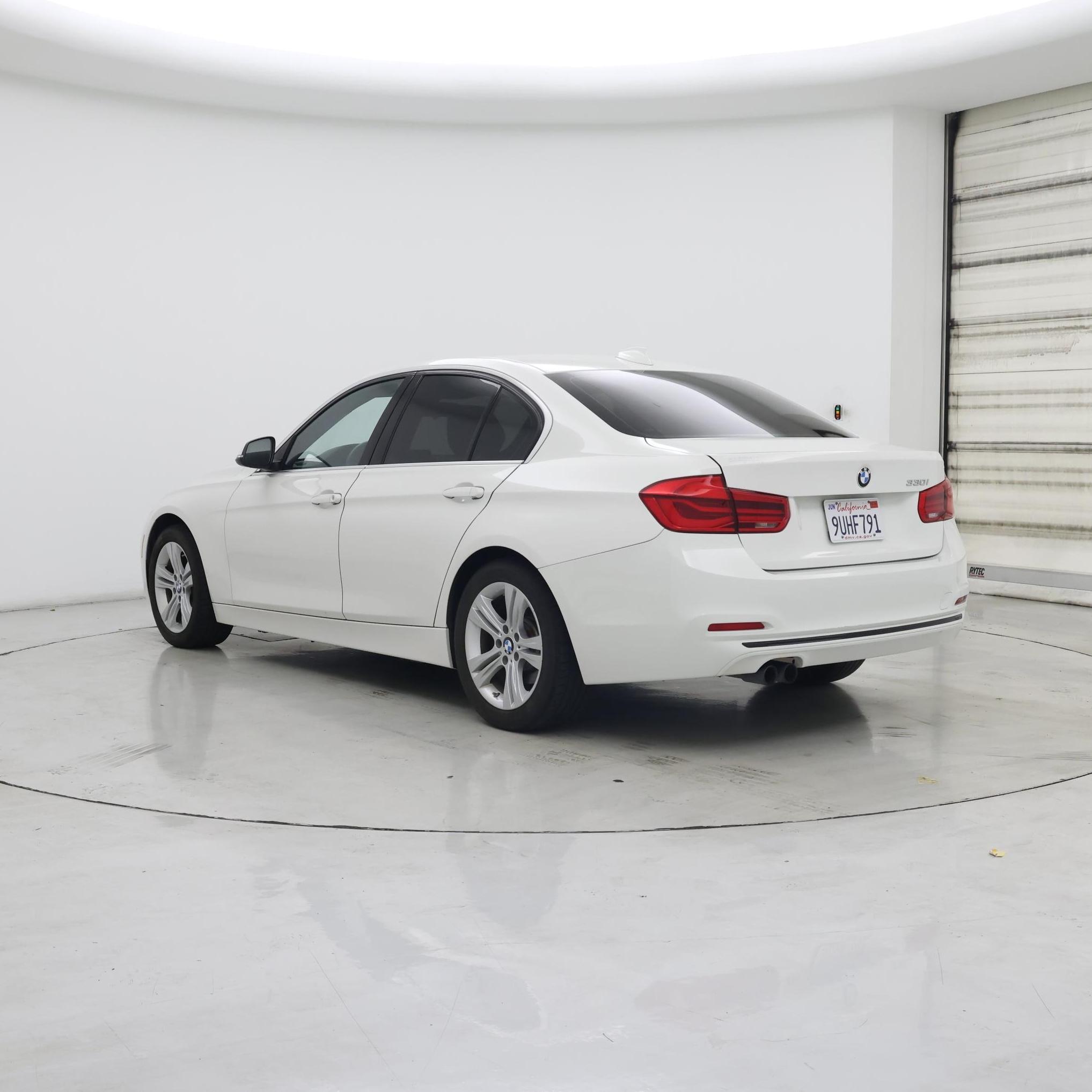 Thumbnail: 2017 BMW 3 Series - 2