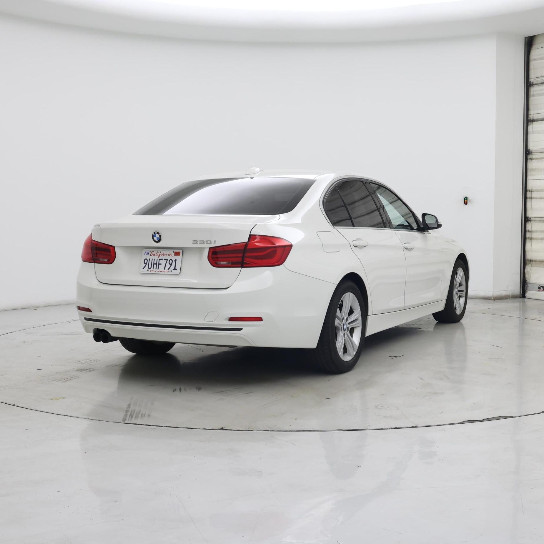 Thumbnail: 2017 BMW 3 Series - 8