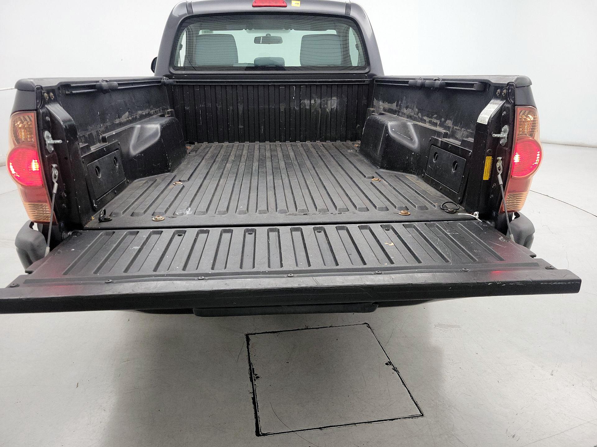 Thumbnail: 2013 Toyota Tacoma - 18