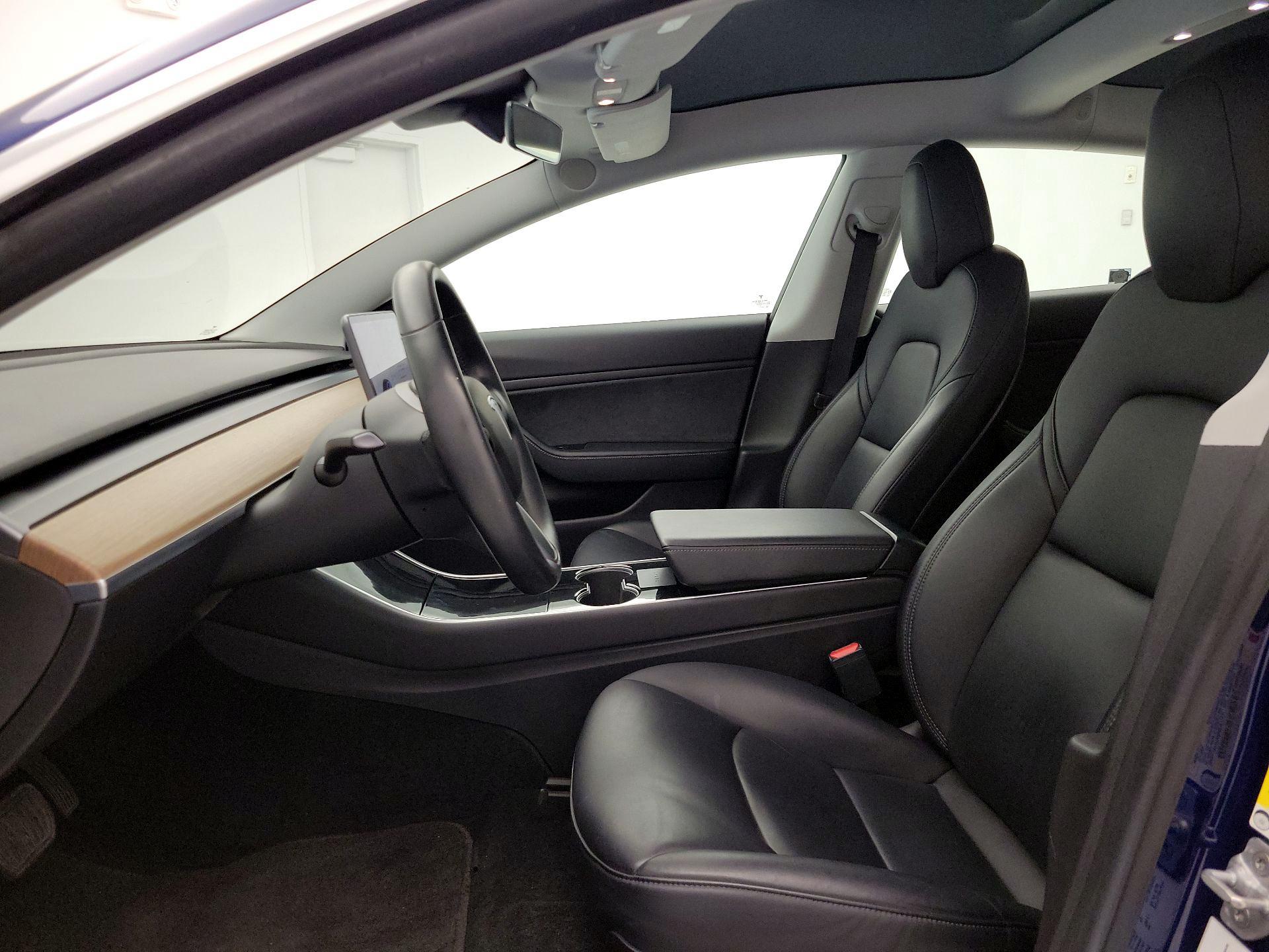 Thumbnail: 2019 Tesla Model 3 - 11