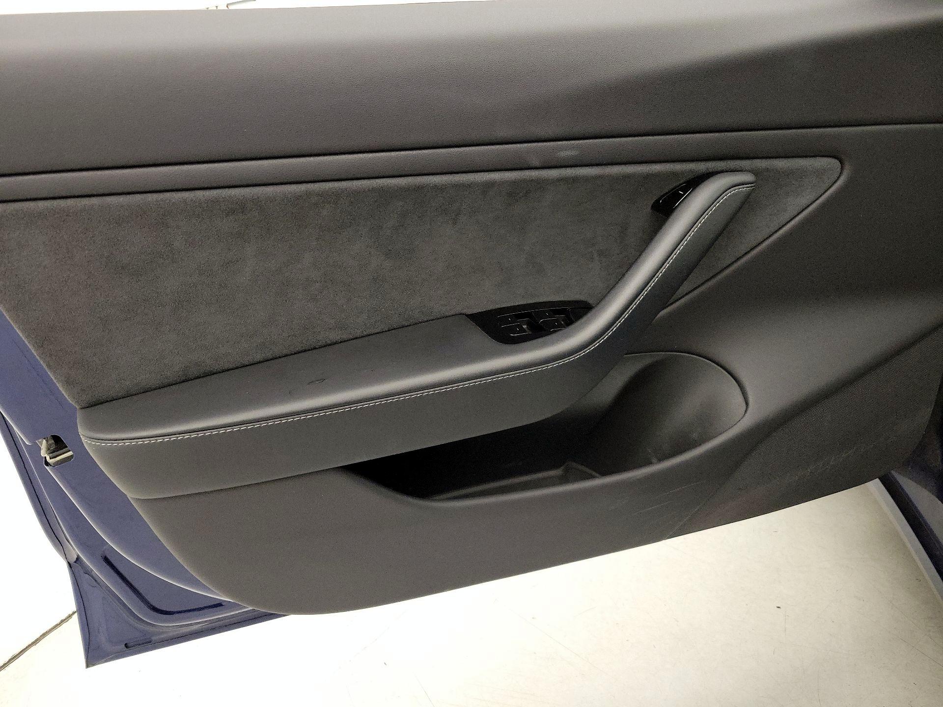 Thumbnail: 2019 Tesla Model 3 - 12