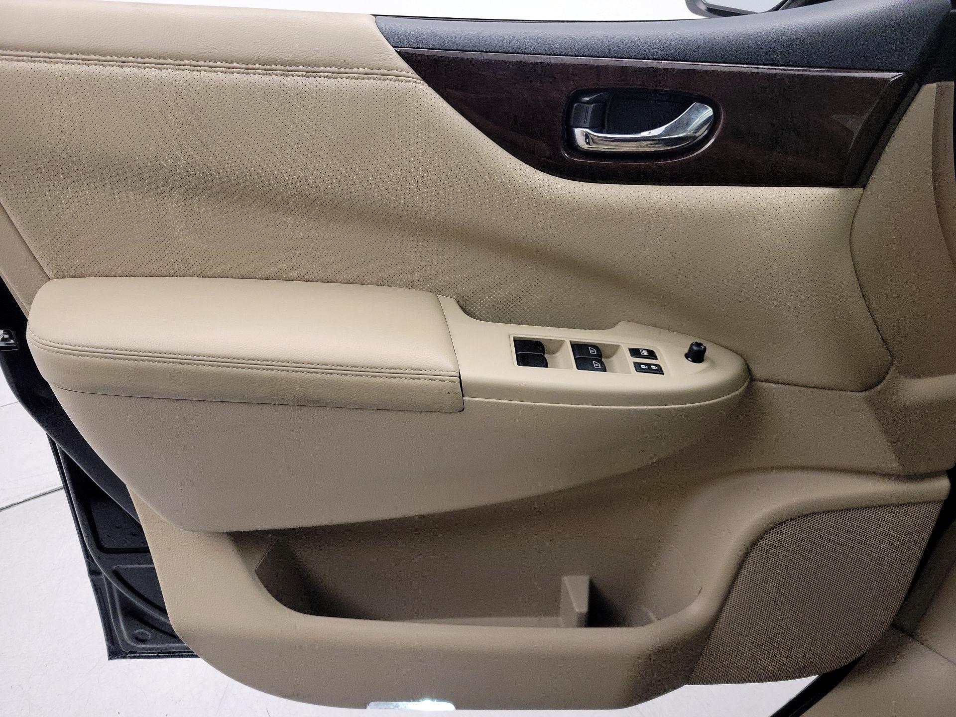 Thumbnail: 2014 Nissan Quest - 12