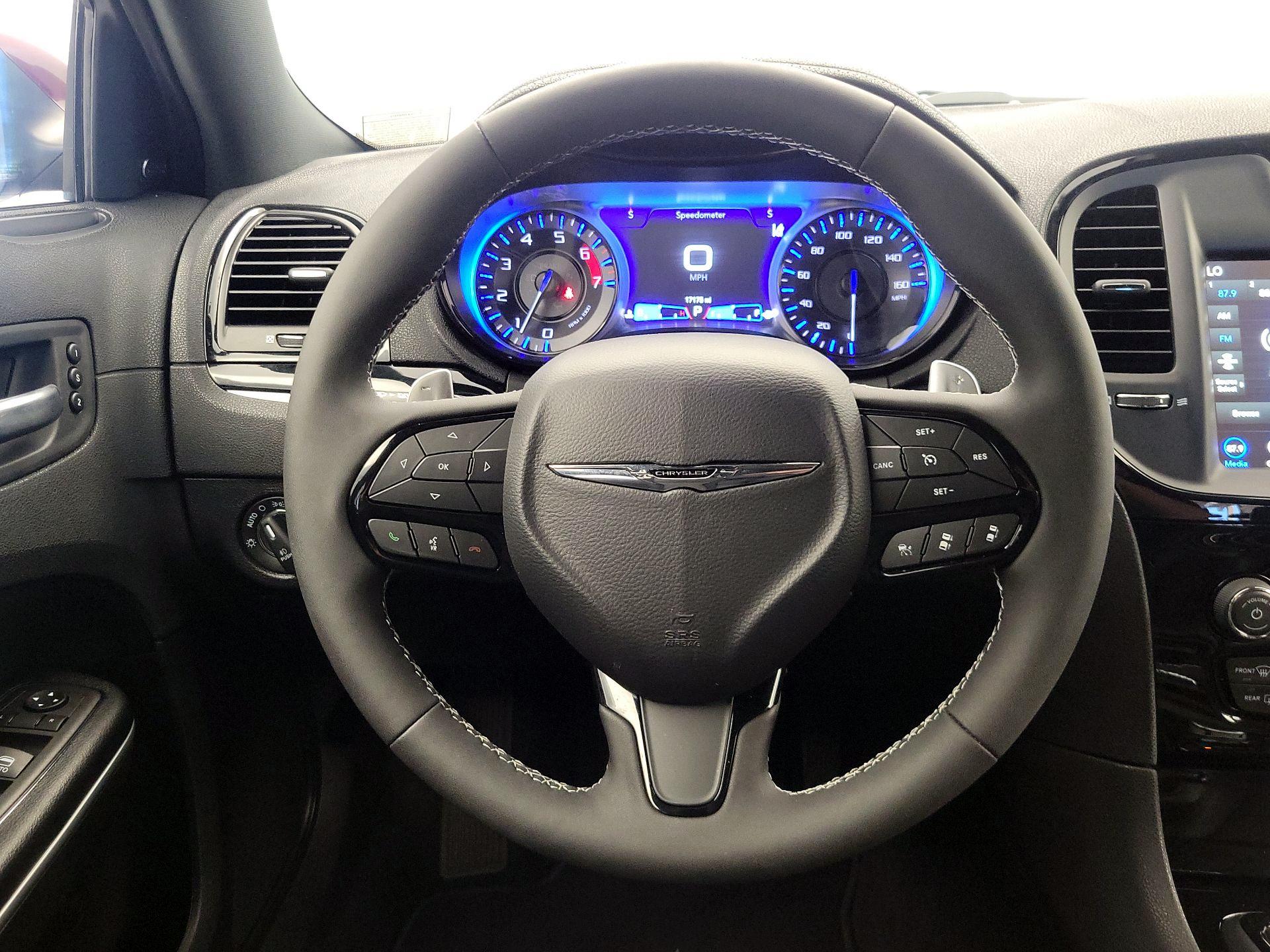 Thumbnail: 2022 Chrysler 300 - 10